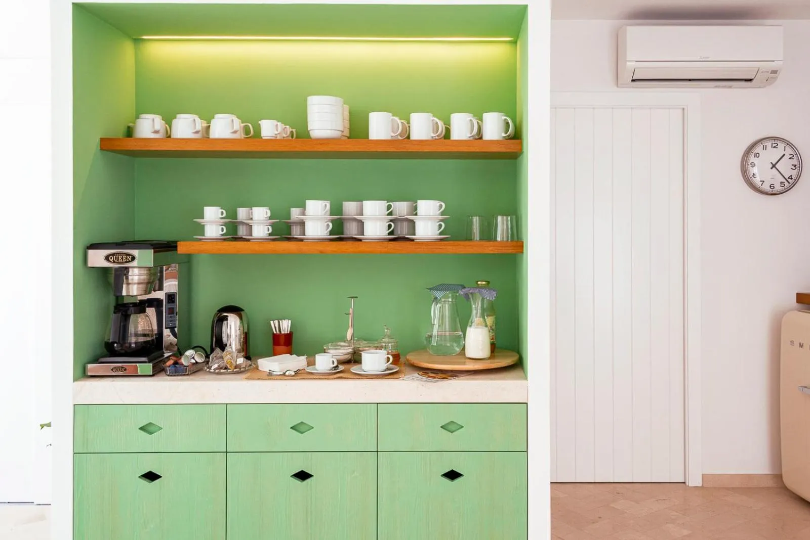 Coffee/tea facilities in Noualt