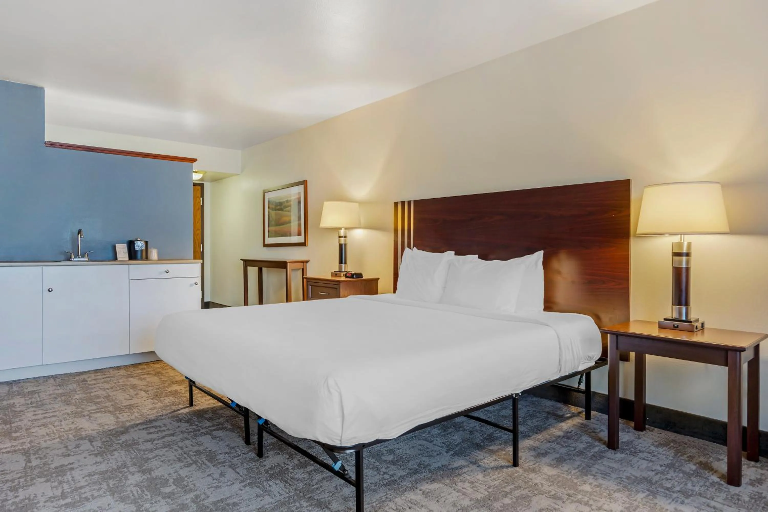 Bedroom in Seaport Inn & Suites