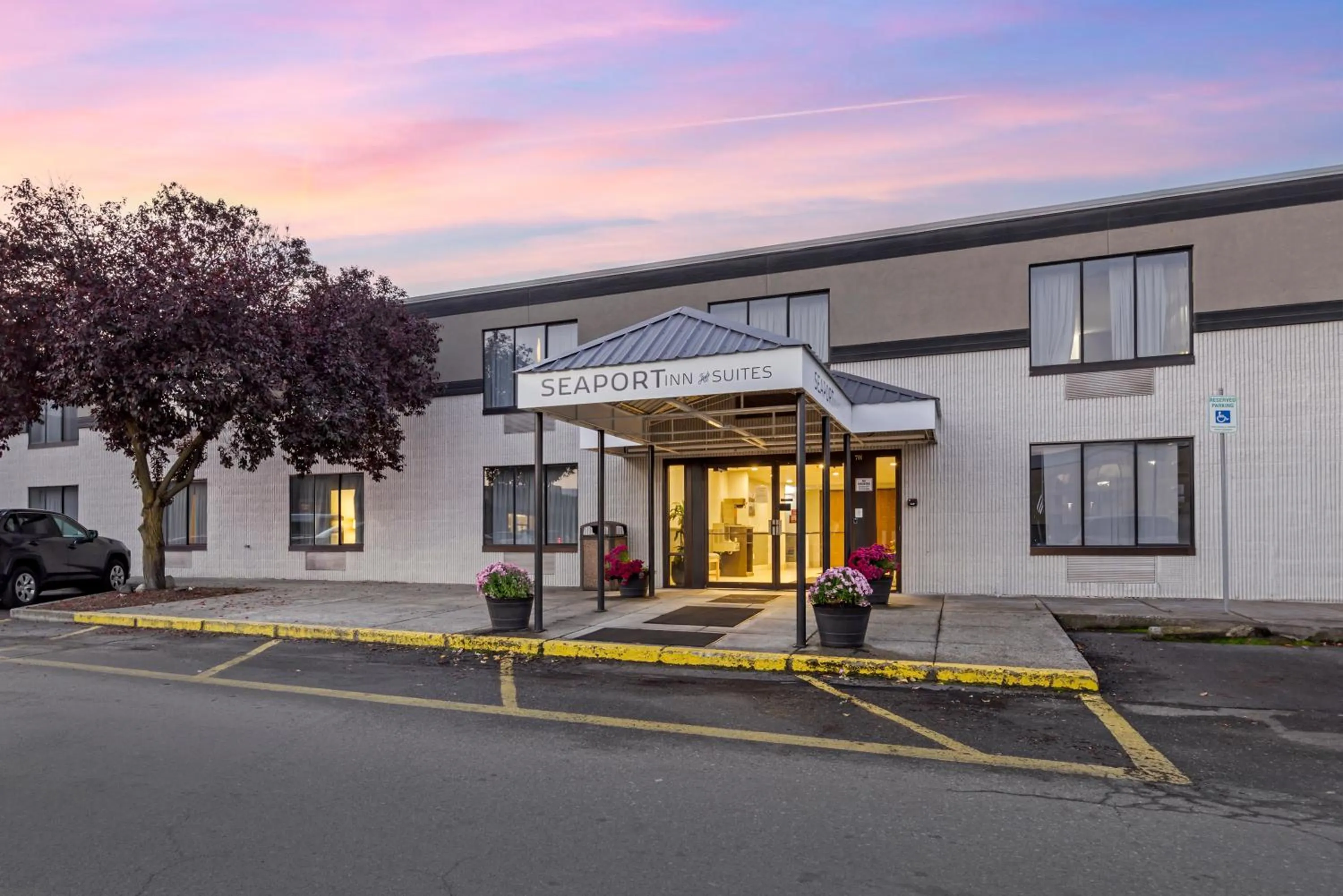 Property building in Seaport Inn & Suites