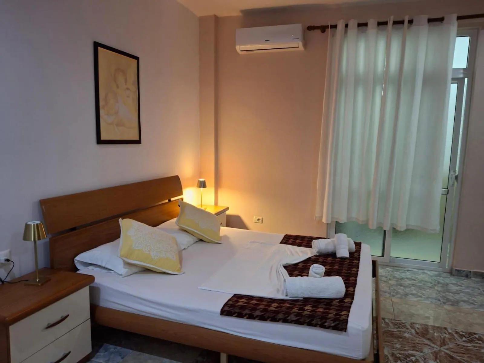 Bed in Chicago hotel