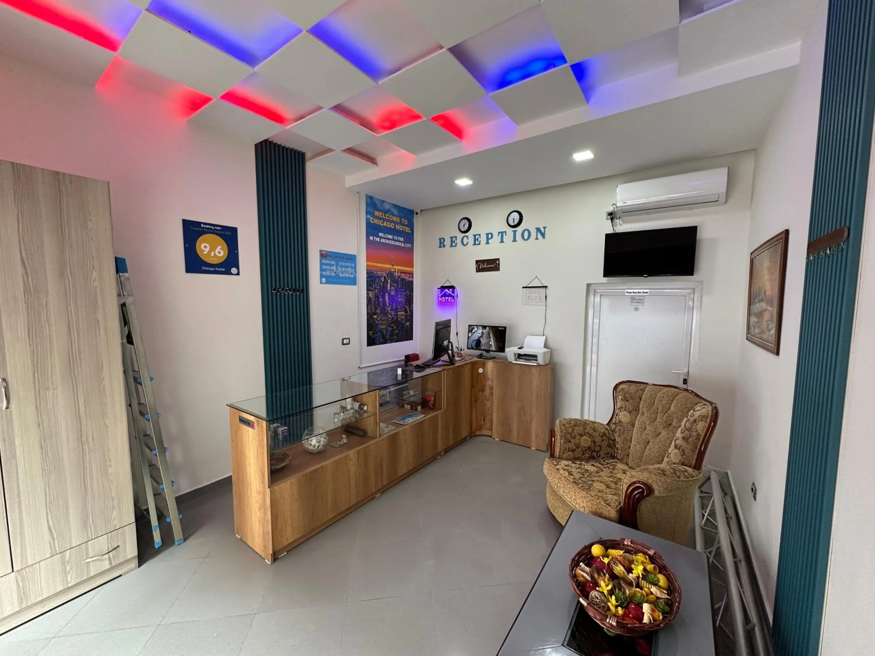 Property building in Chicago hotel