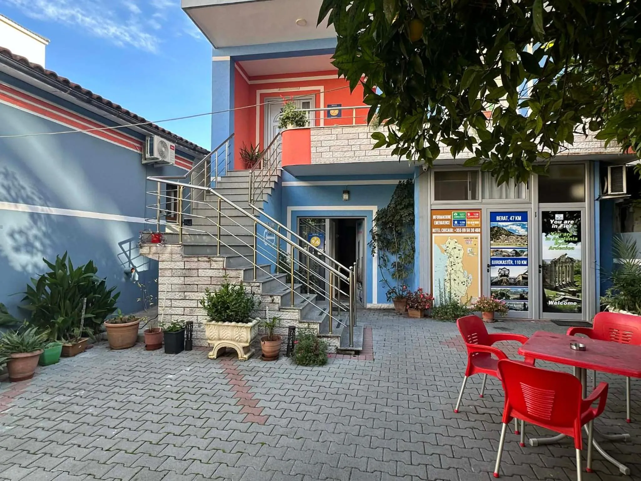 Property building in Chicago hotel