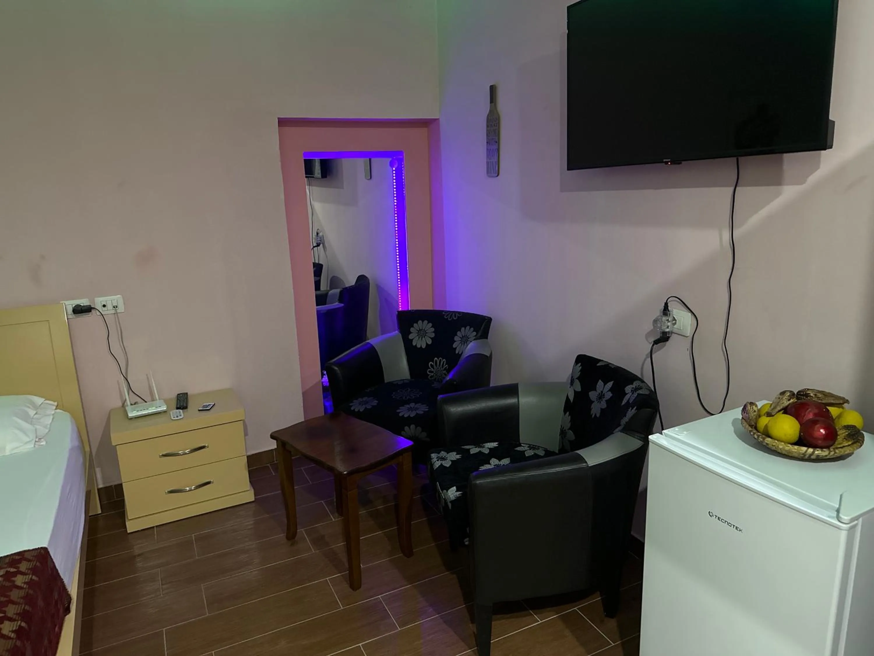 TV and multimedia in Chicago hotel