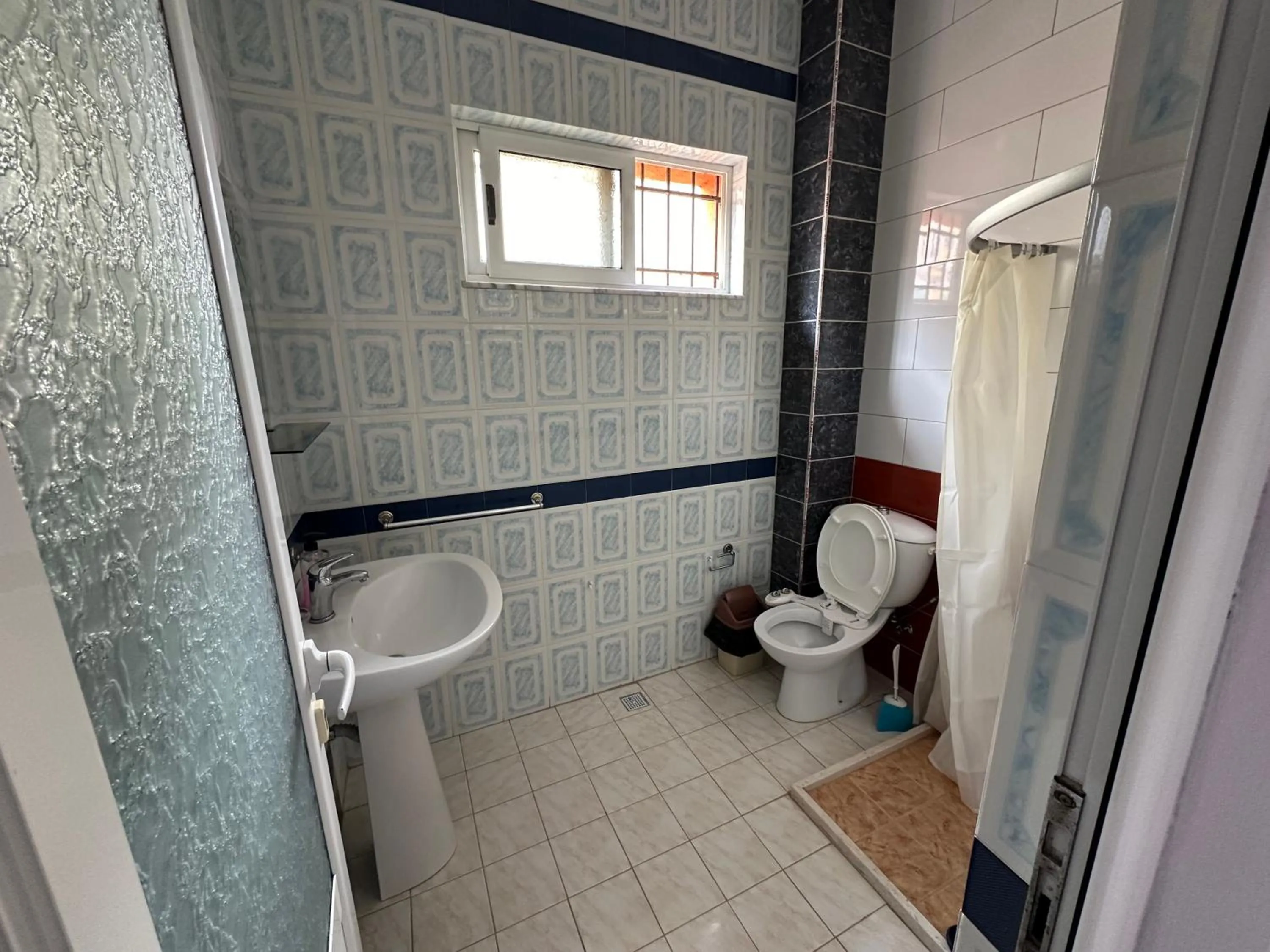 Shower in Chicago hotel