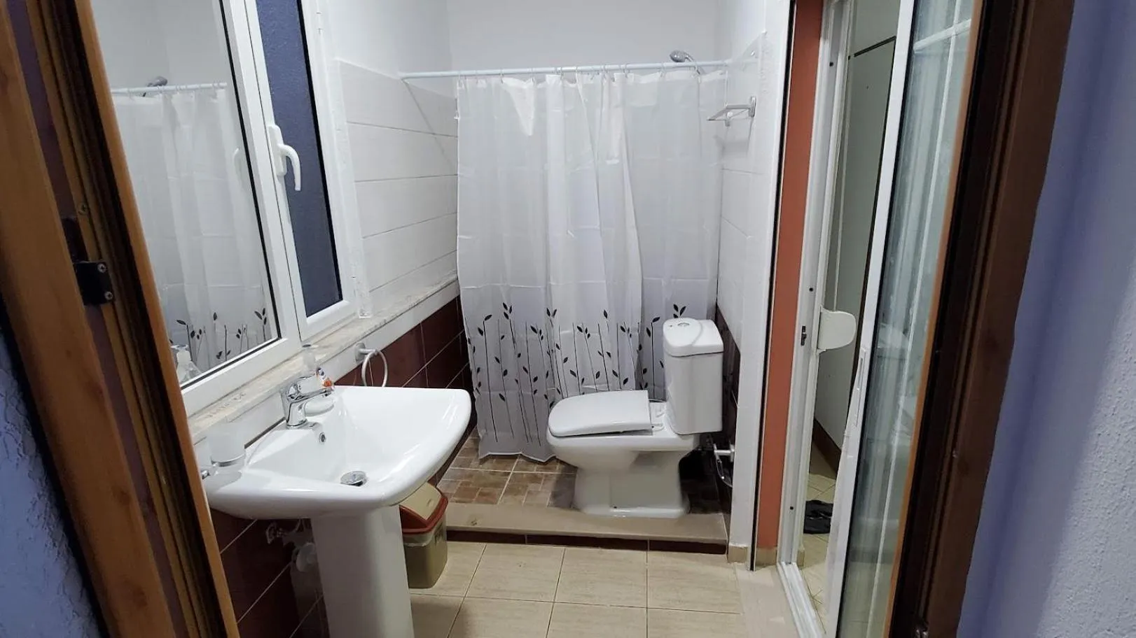 Toilet in Chicago hotel