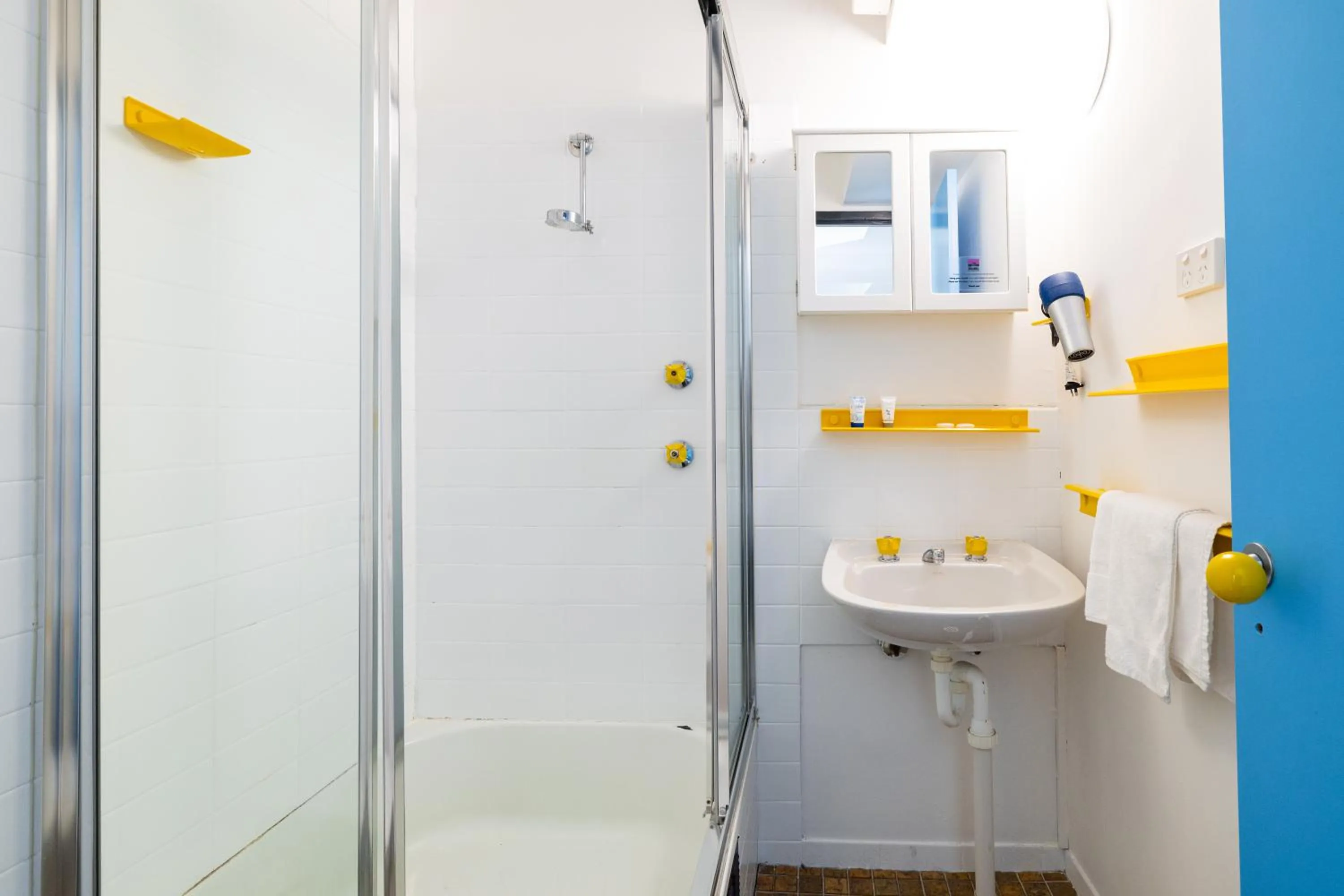 Bathroom in Stillwell Hotel