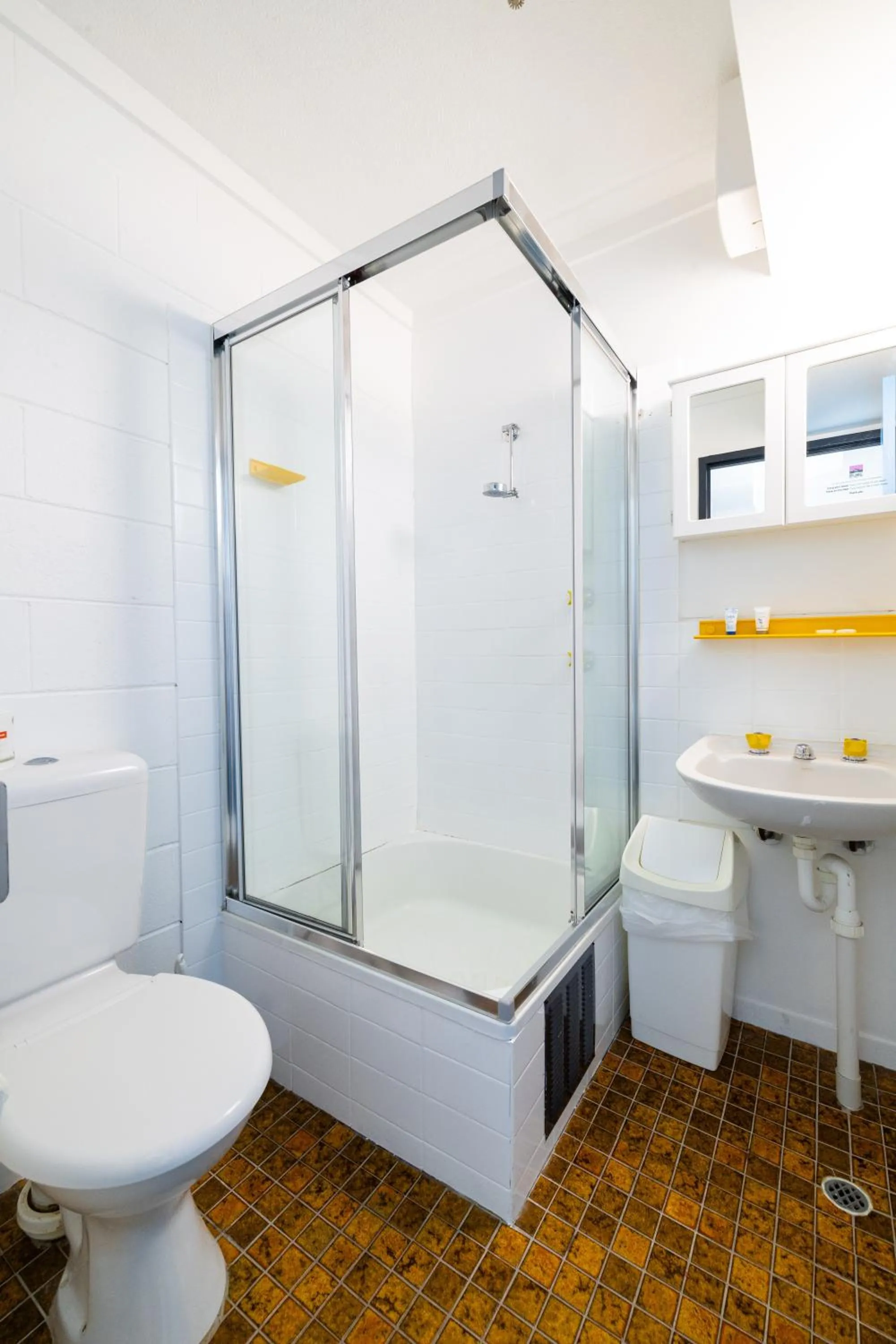 Bathroom in Stillwell Hotel