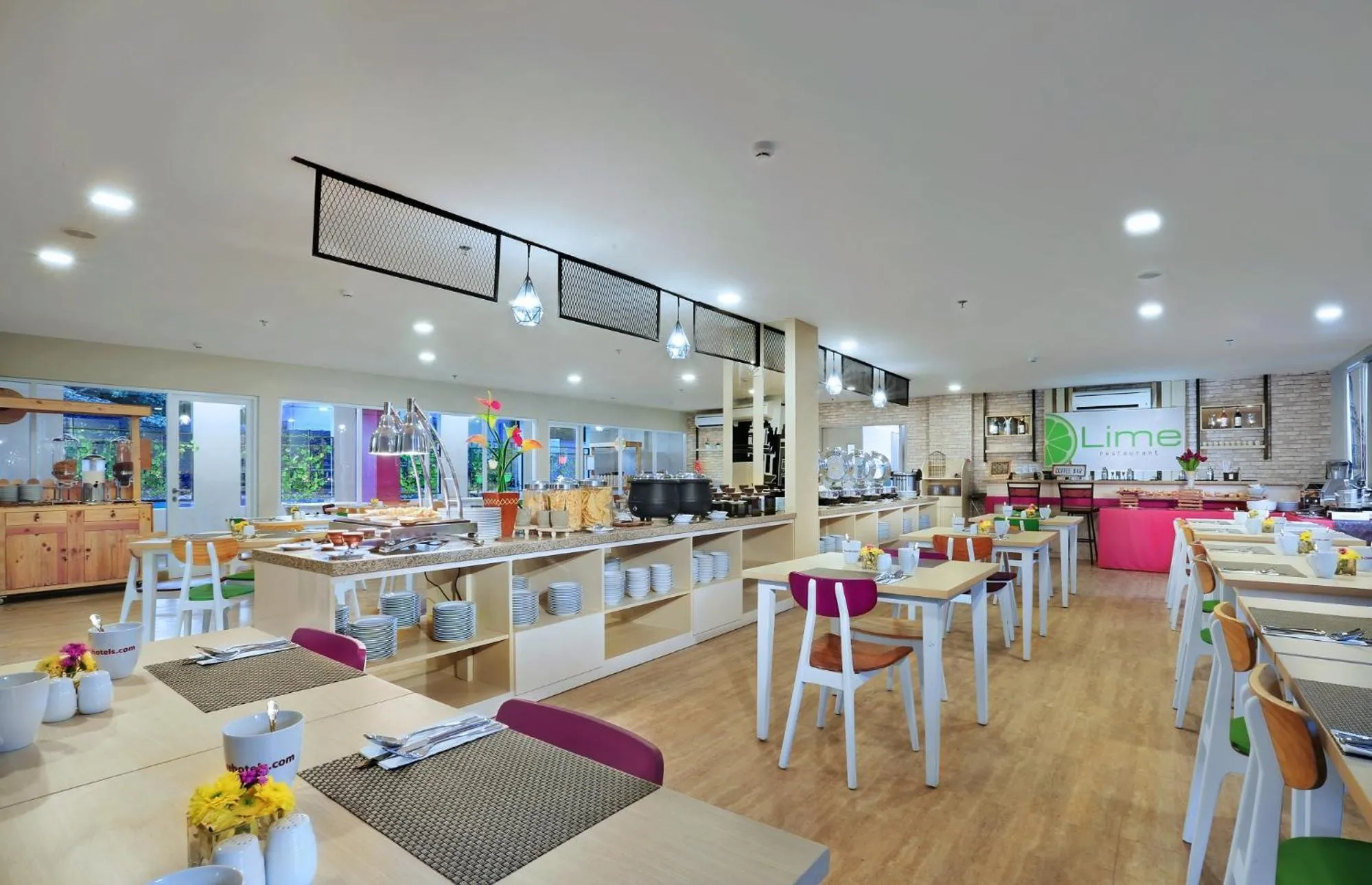 Restaurant/places to eat in favehotel Malang