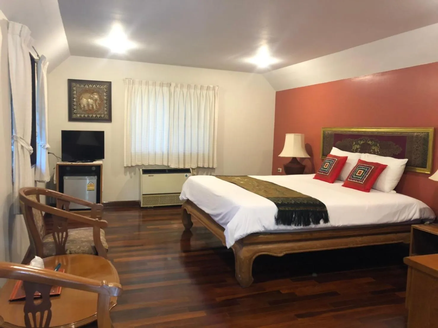 Bed in Hotel Siblanburi Resort