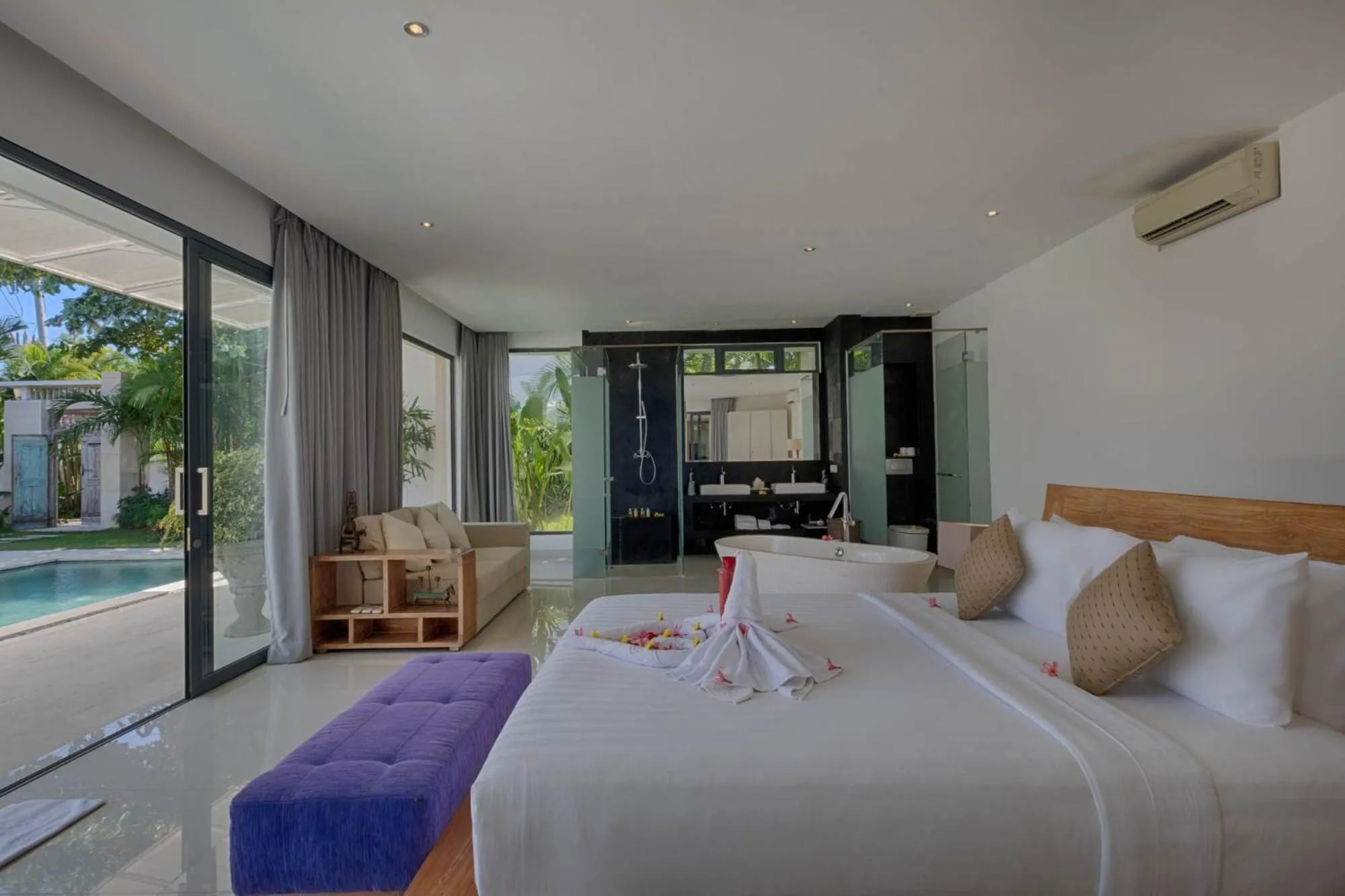 Photo of the whole room, Bed in Canggu Villa by Sanga Sanga Hospitality