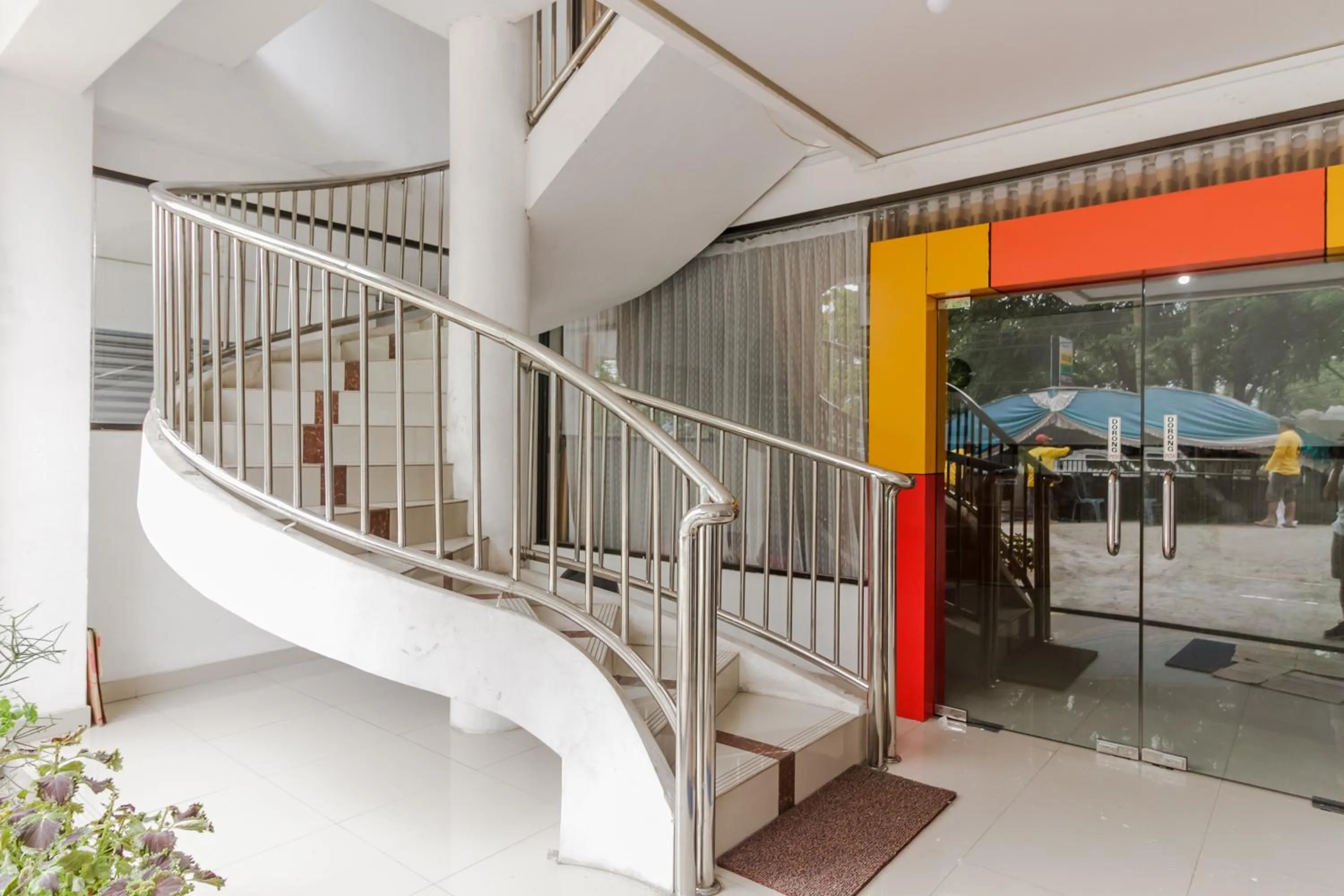 Property building in RedDoorz Syariah near RSU Suaka Insan Banjarmasin