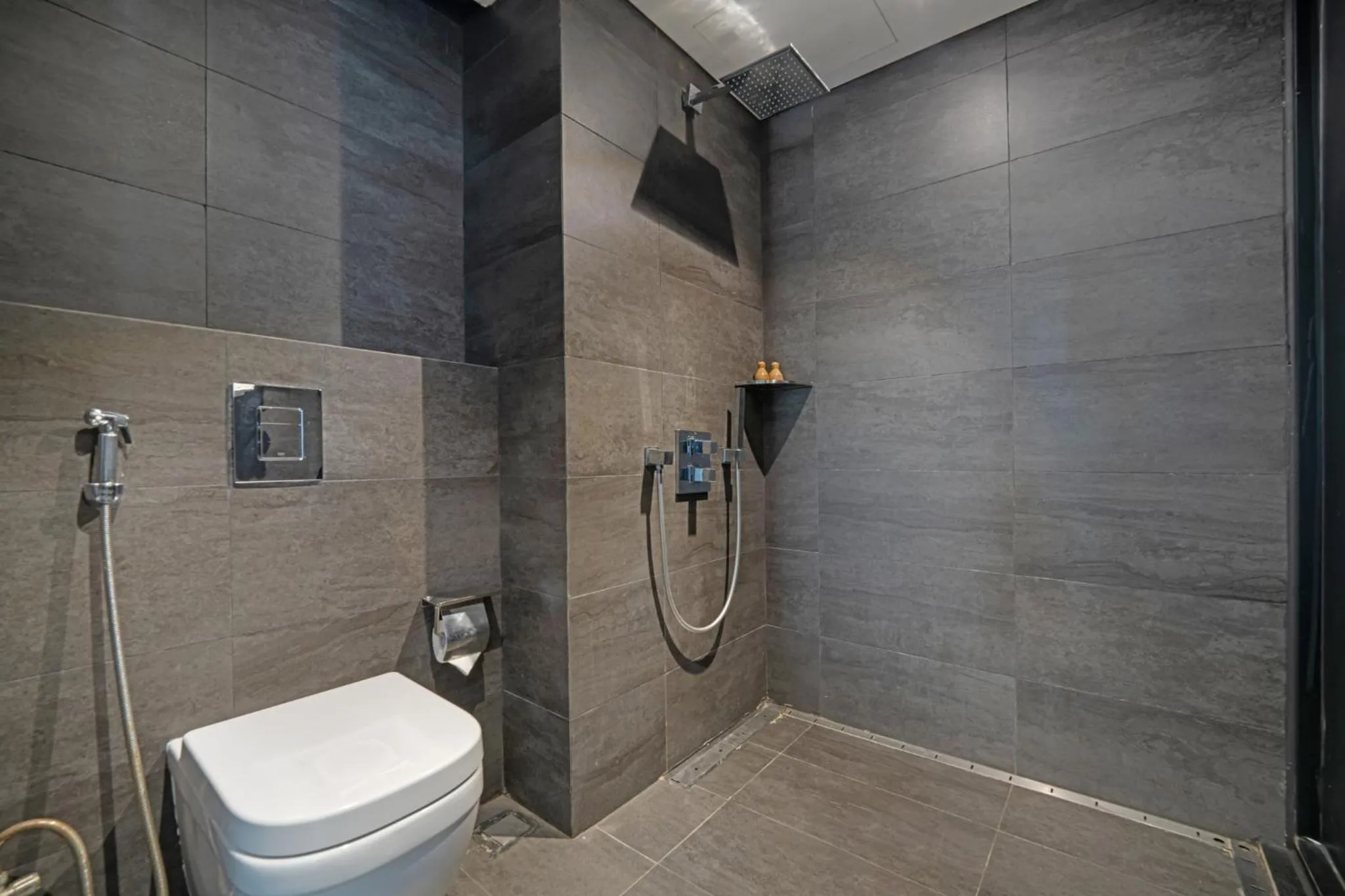 Shower in The Code Hotel & Spa Da Nang - Complimentary Daily Afternoon Tea in Sky Bar