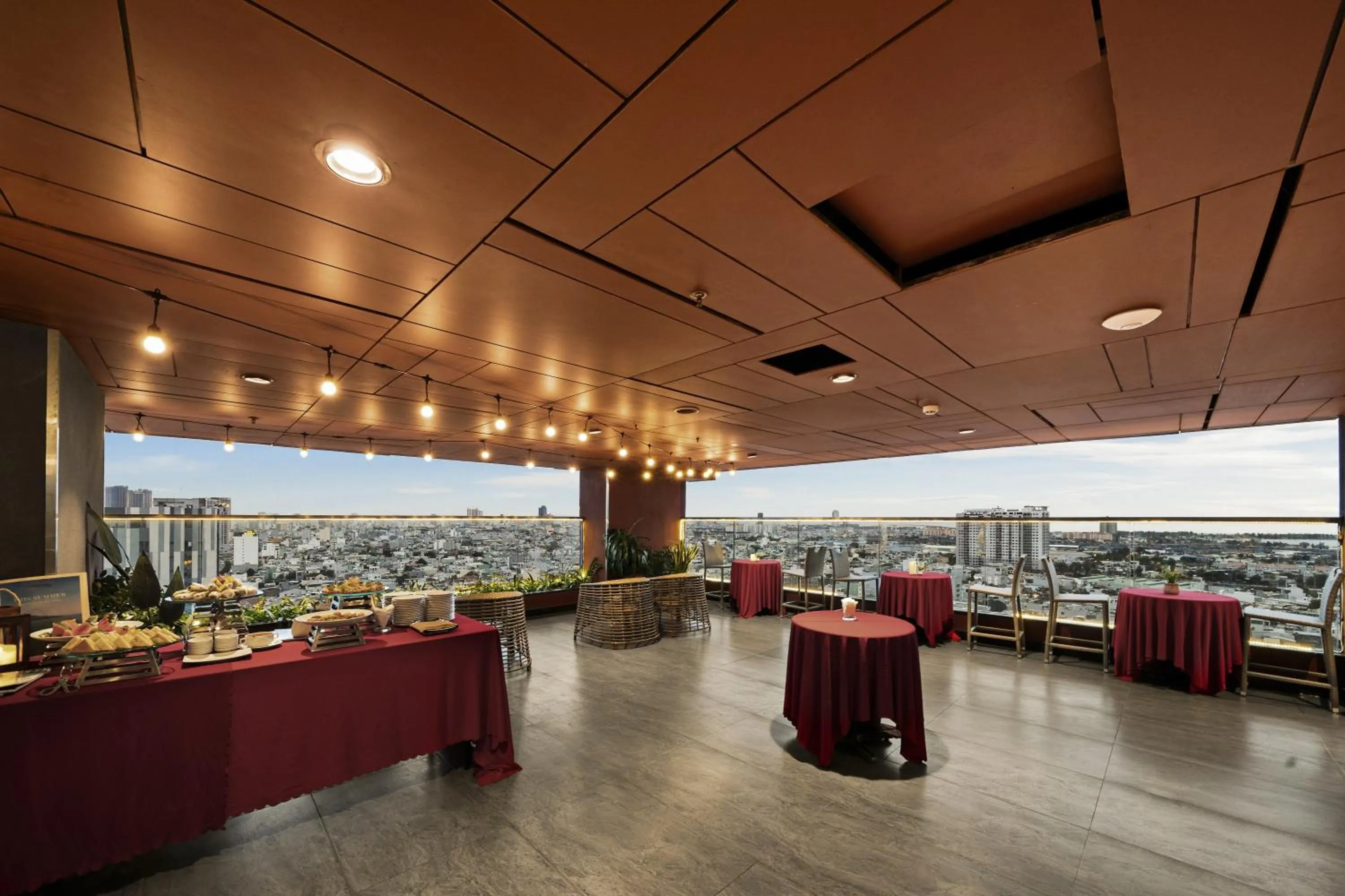 Lounge or bar in The Code Hotel & Spa Da Nang - Complimentary Daily Afternoon Tea in Sky Bar