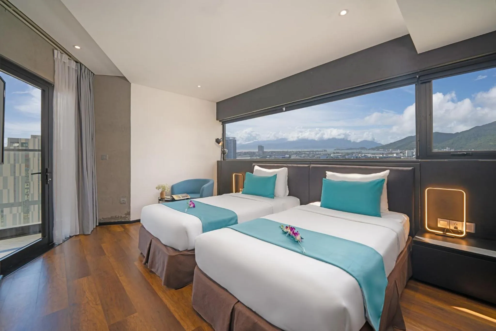 Communal lounge/ TV room, Bed in The Code Hotel & Spa Da Nang - Complimentary Daily Afternoon Tea in Sky Bar