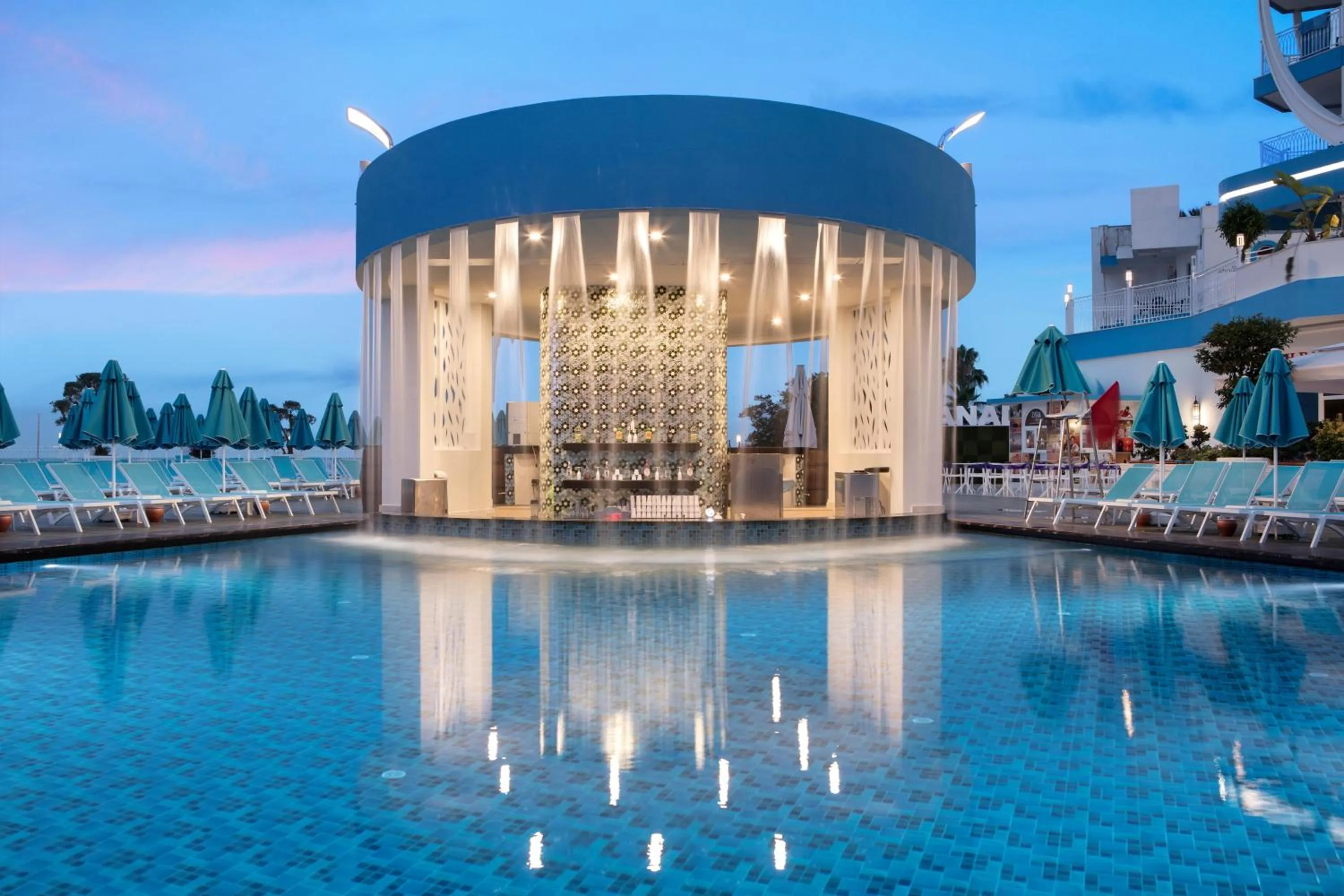 Lounge or bar in Granada Luxury Beach-Ultra All Inclusive