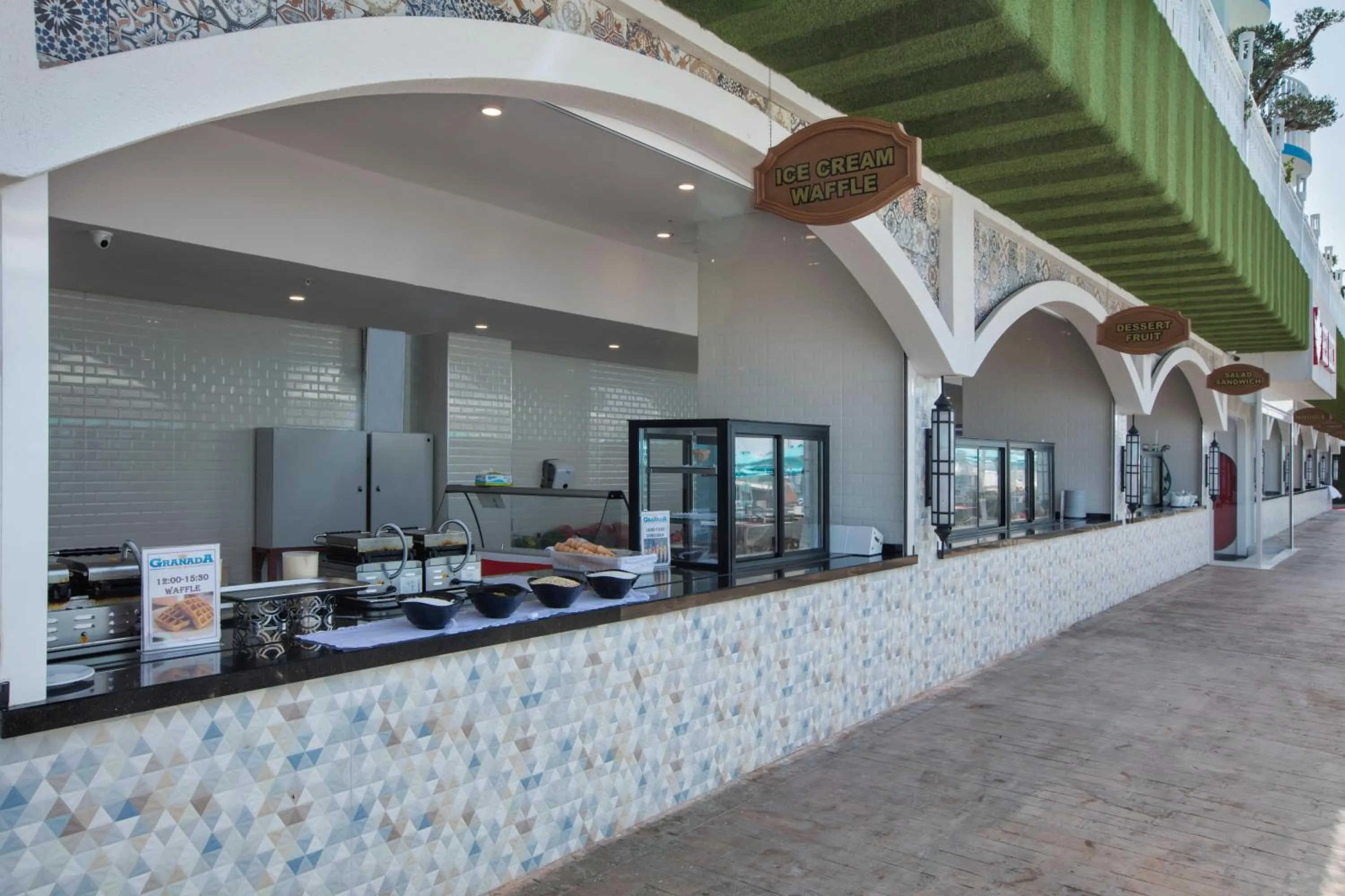 Restaurant/places to eat in Granada Luxury Beach-Ultra All Inclusive