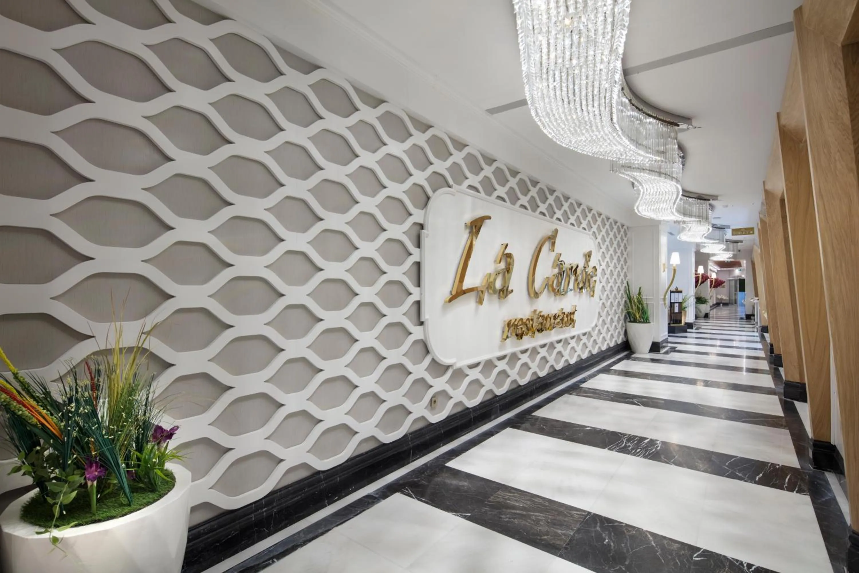 Restaurant/places to eat in Granada Luxury Beach-Ultra All Inclusive