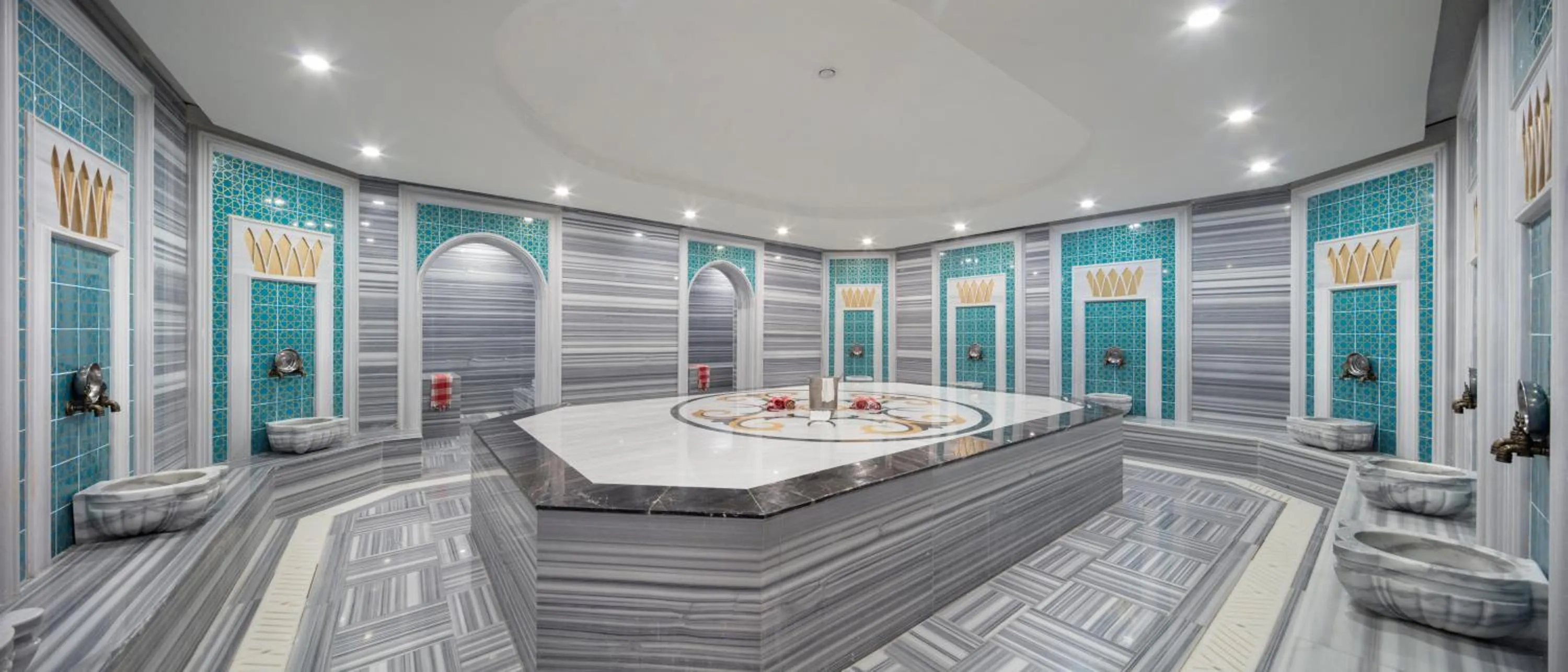 Swimming pool in Granada Luxury Beach-Ultra All Inclusive