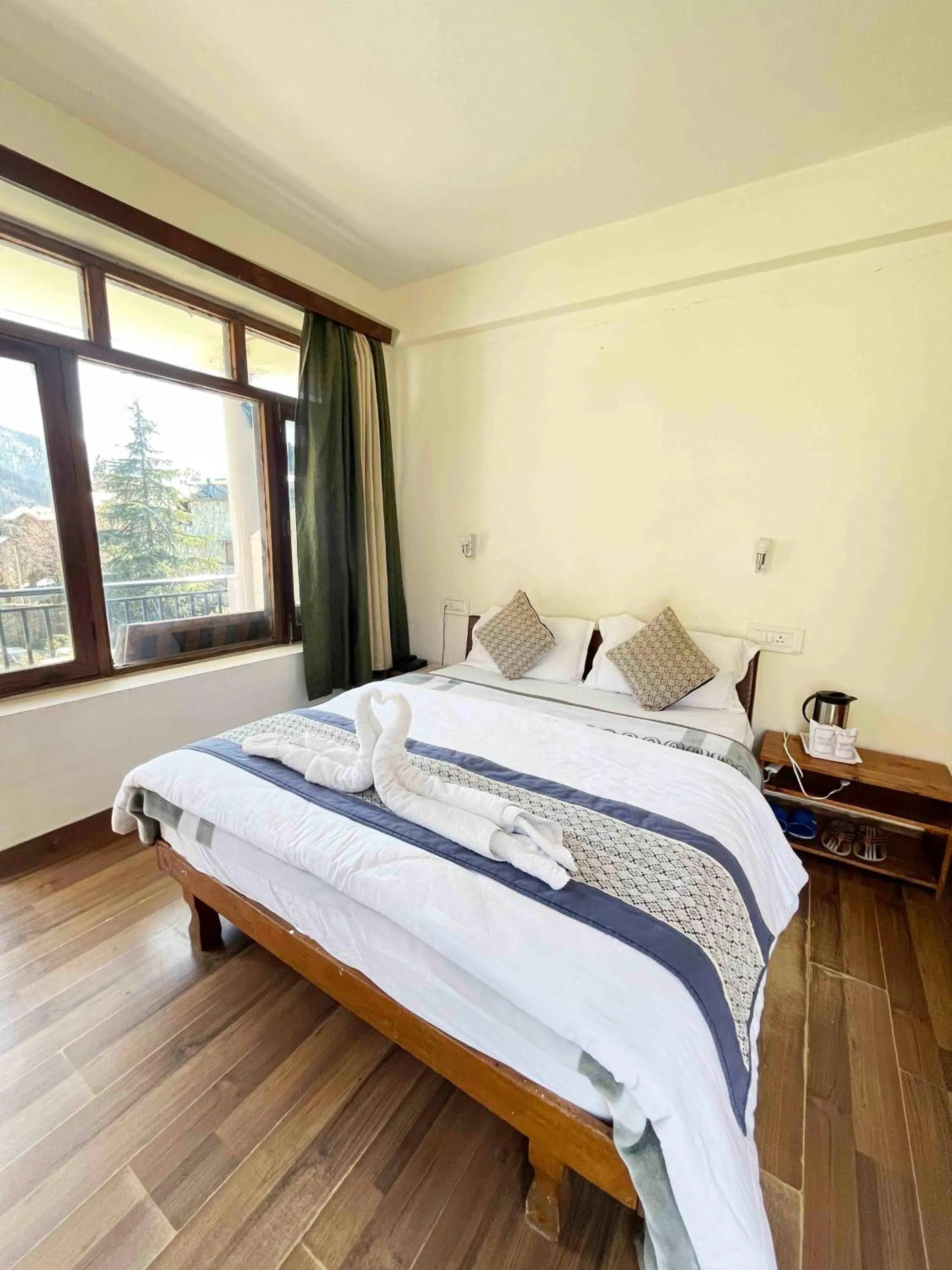 Bedroom, Bed in Tourist Hotel 10 minutes walking distance from the mall