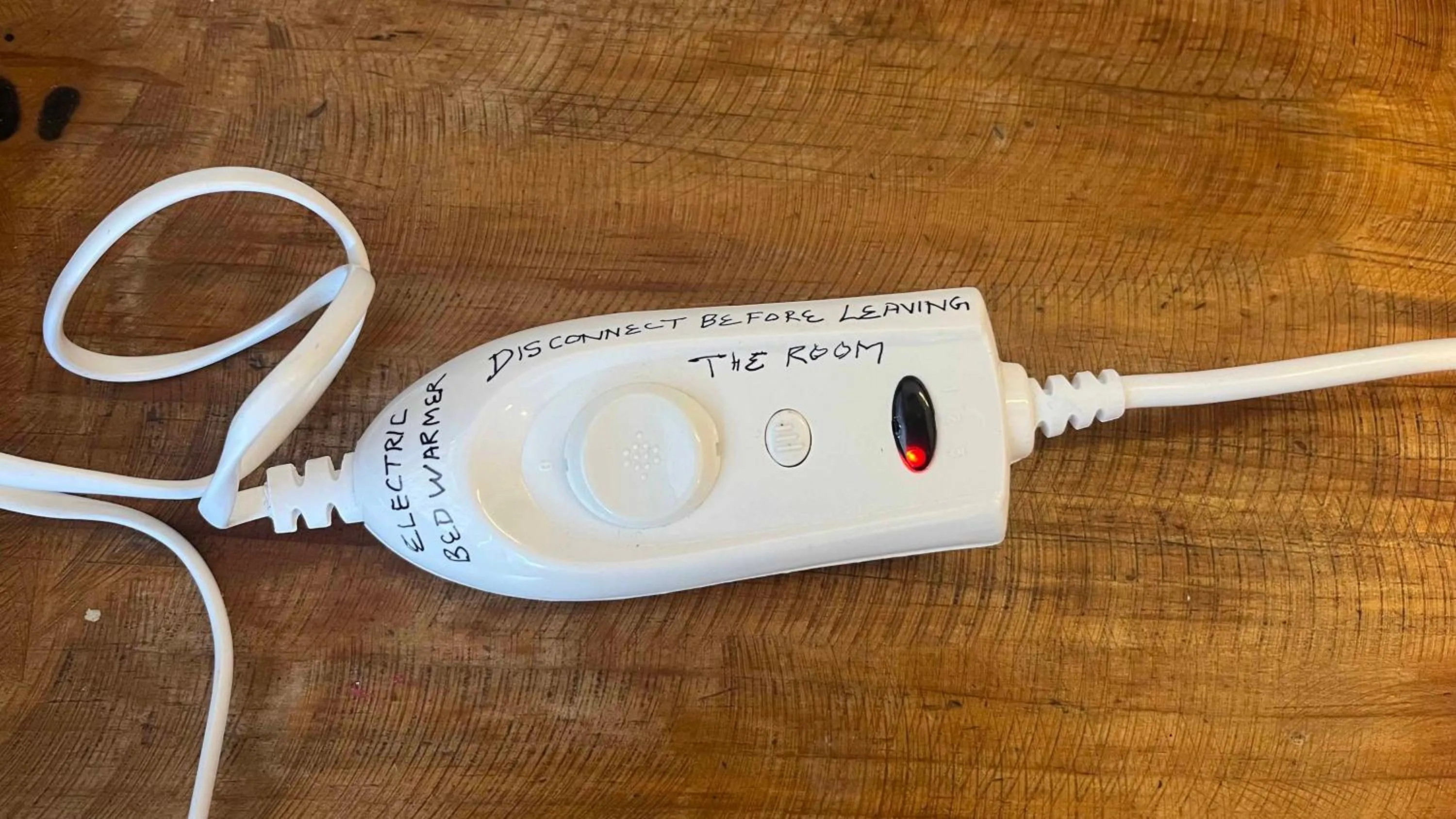 Tourist Hotel 10 minutes walking distance from the mall