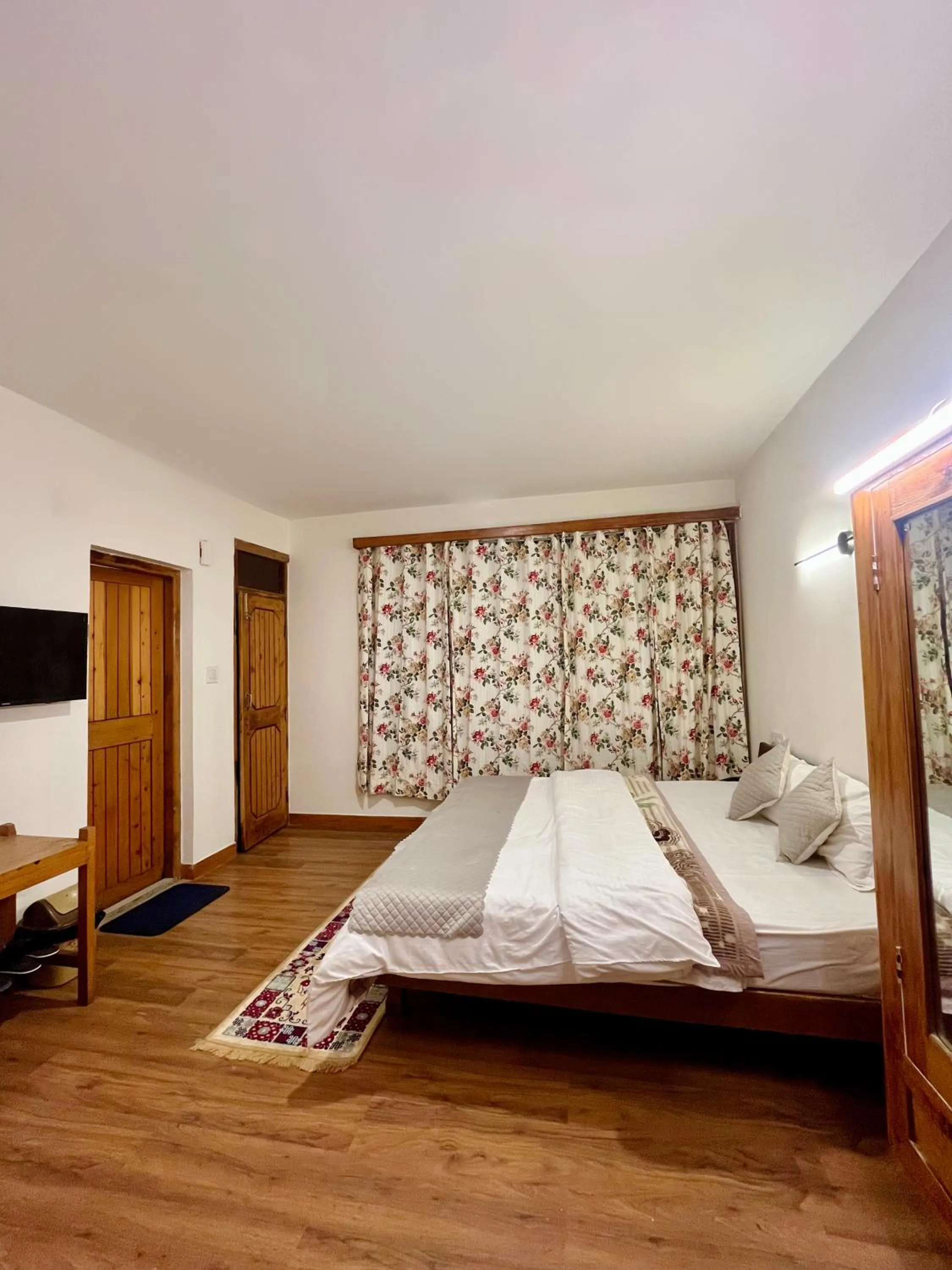 Bedroom, Bed in Tourist Hotel 10 minutes walking distance from the mall