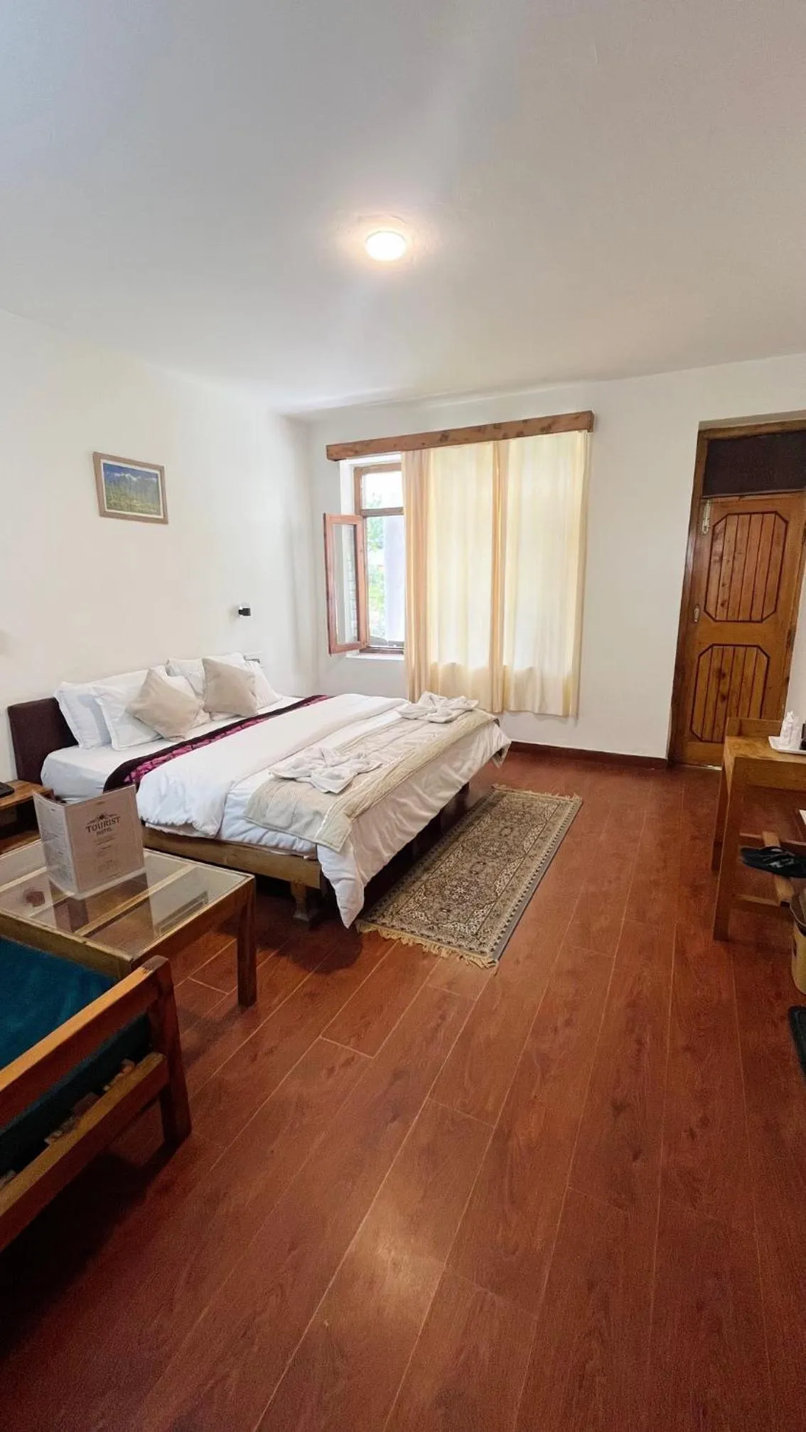 Bed in Tourist Hotel 10 minutes walking distance from the mall