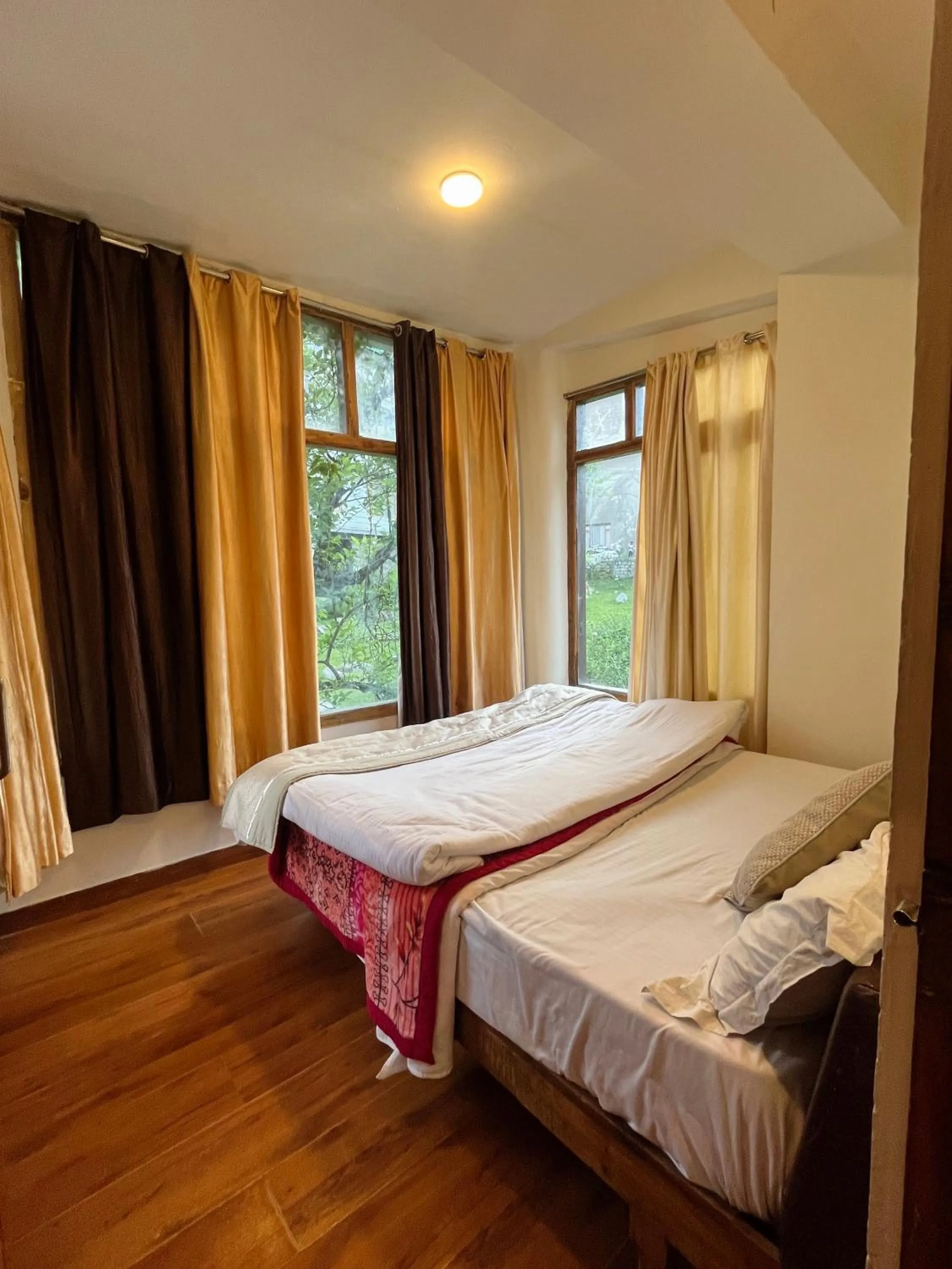 Bedroom, Bed in Tourist Hotel 10 minutes walking distance from the mall