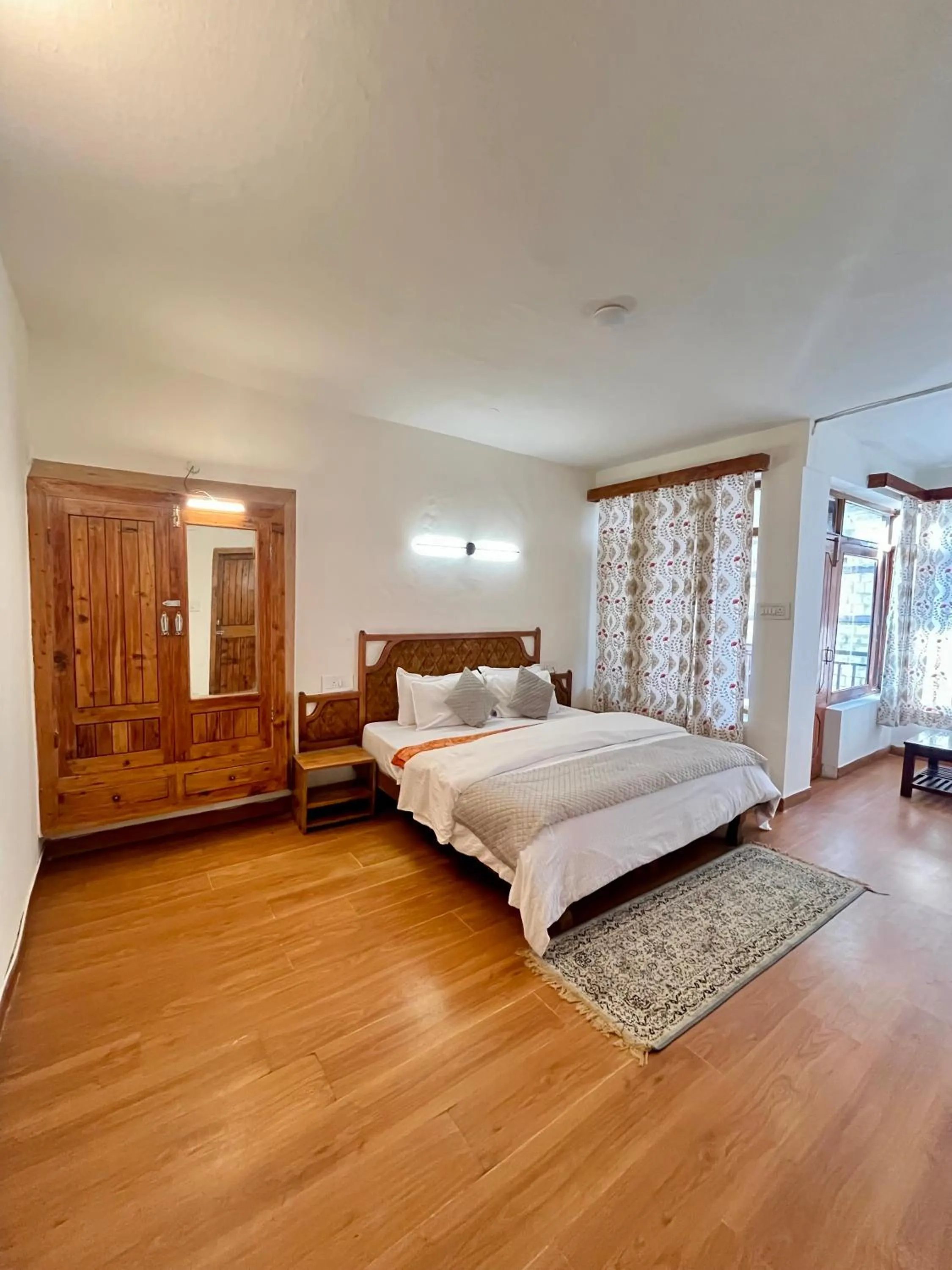 Photo of the whole room, Bed in Tourist Hotel 10 minutes walking distance from the mall