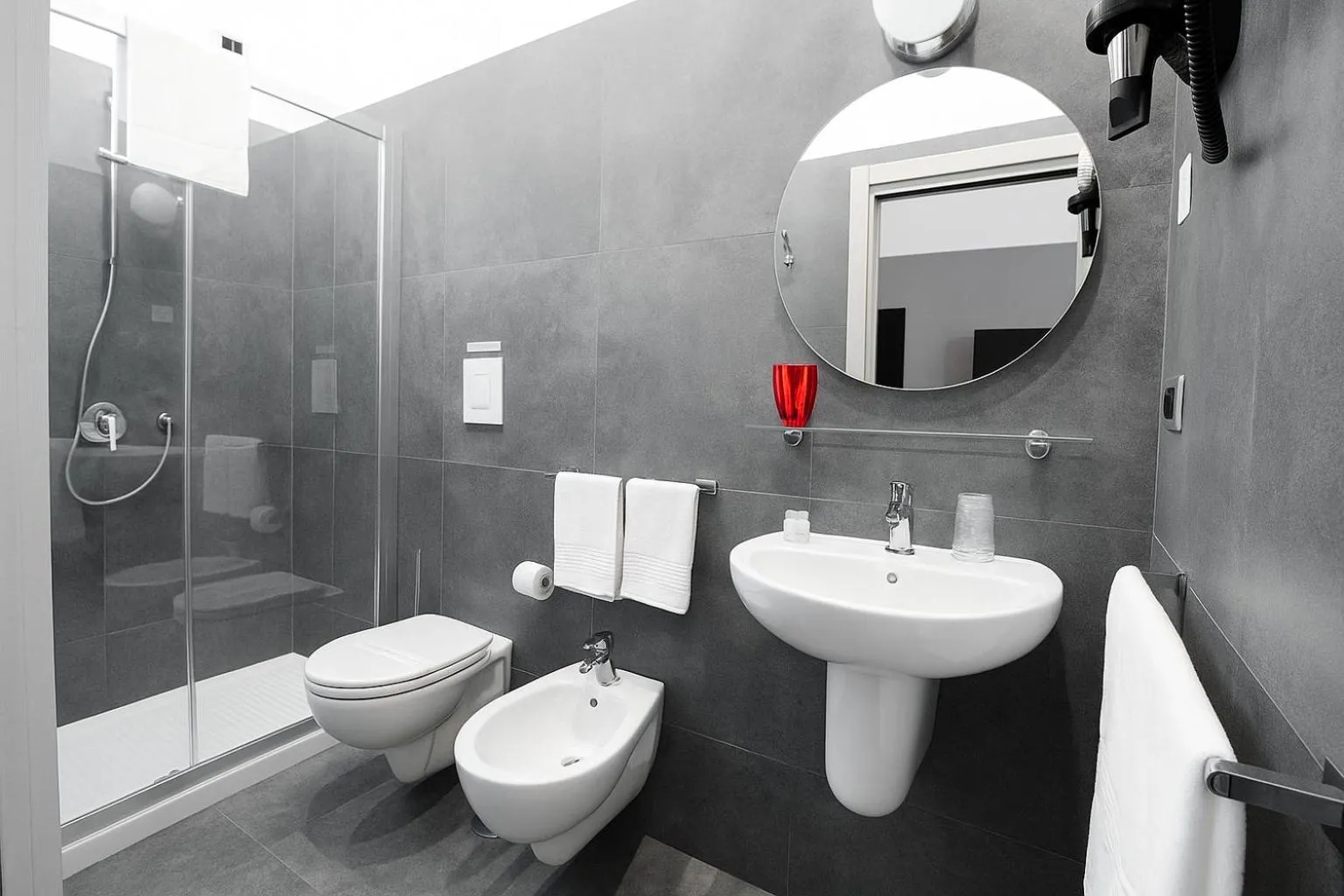 Shower in Piazza Carità