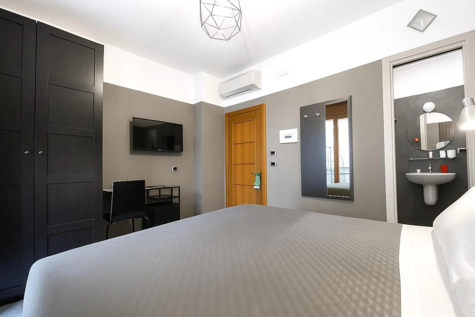 Bedroom, Bed in Piazza Carità