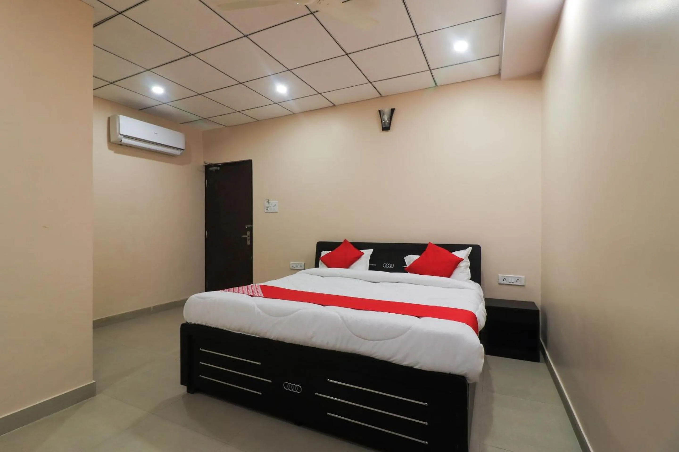 Bedroom, Bed in Hotel O Focus Elite