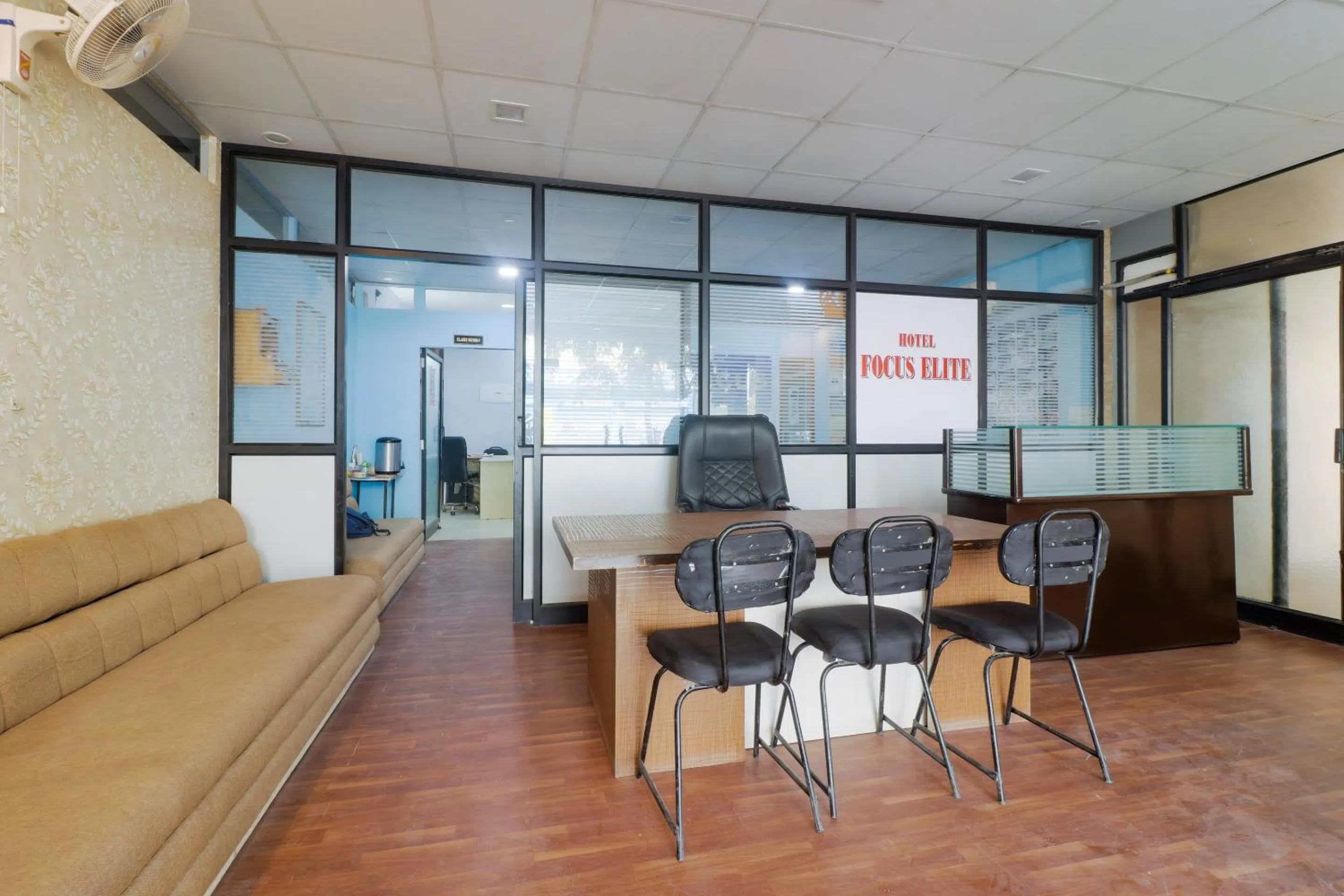 Lobby or reception in Hotel O Focus Elite