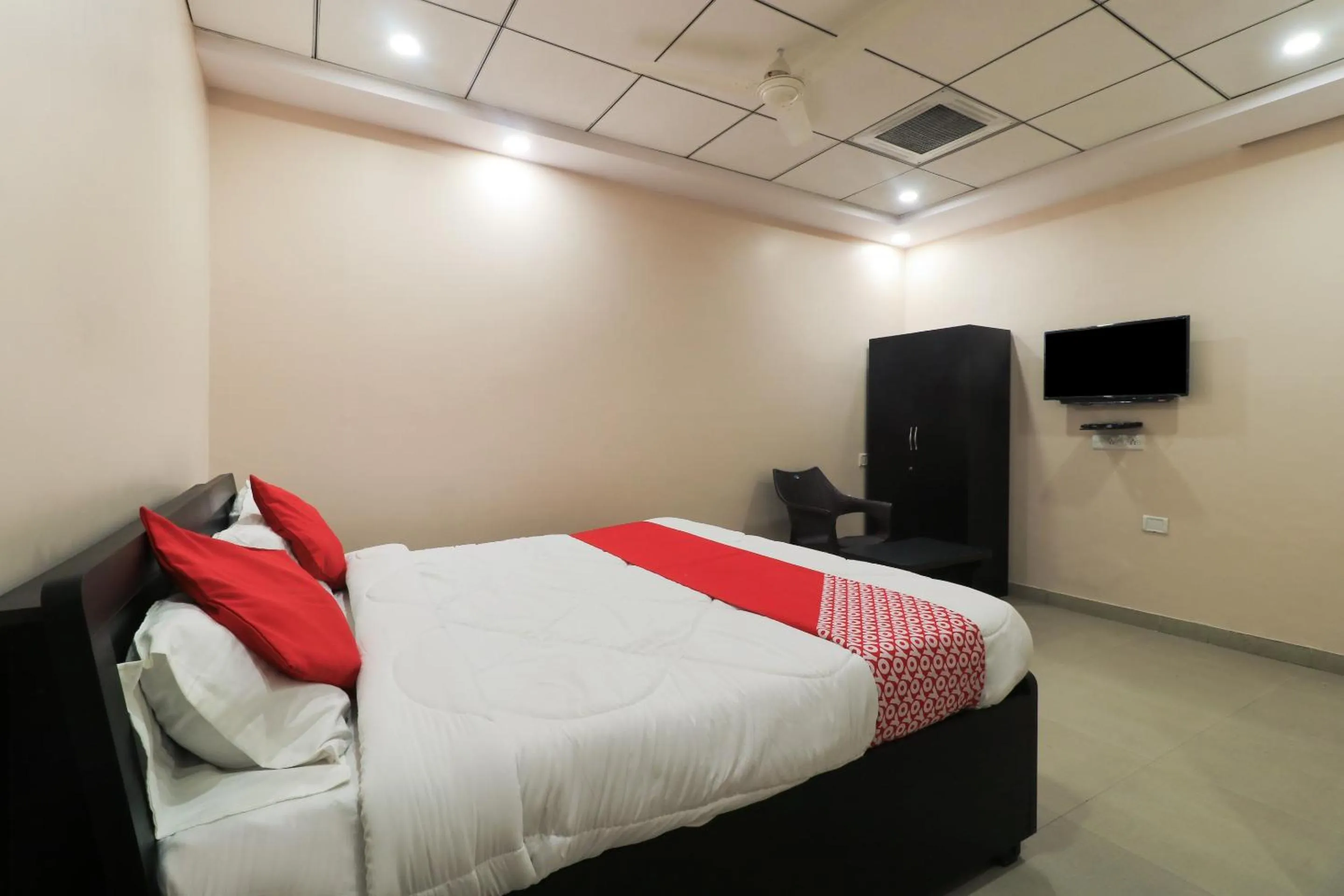 Bedroom, Bed in Hotel O Focus Elite