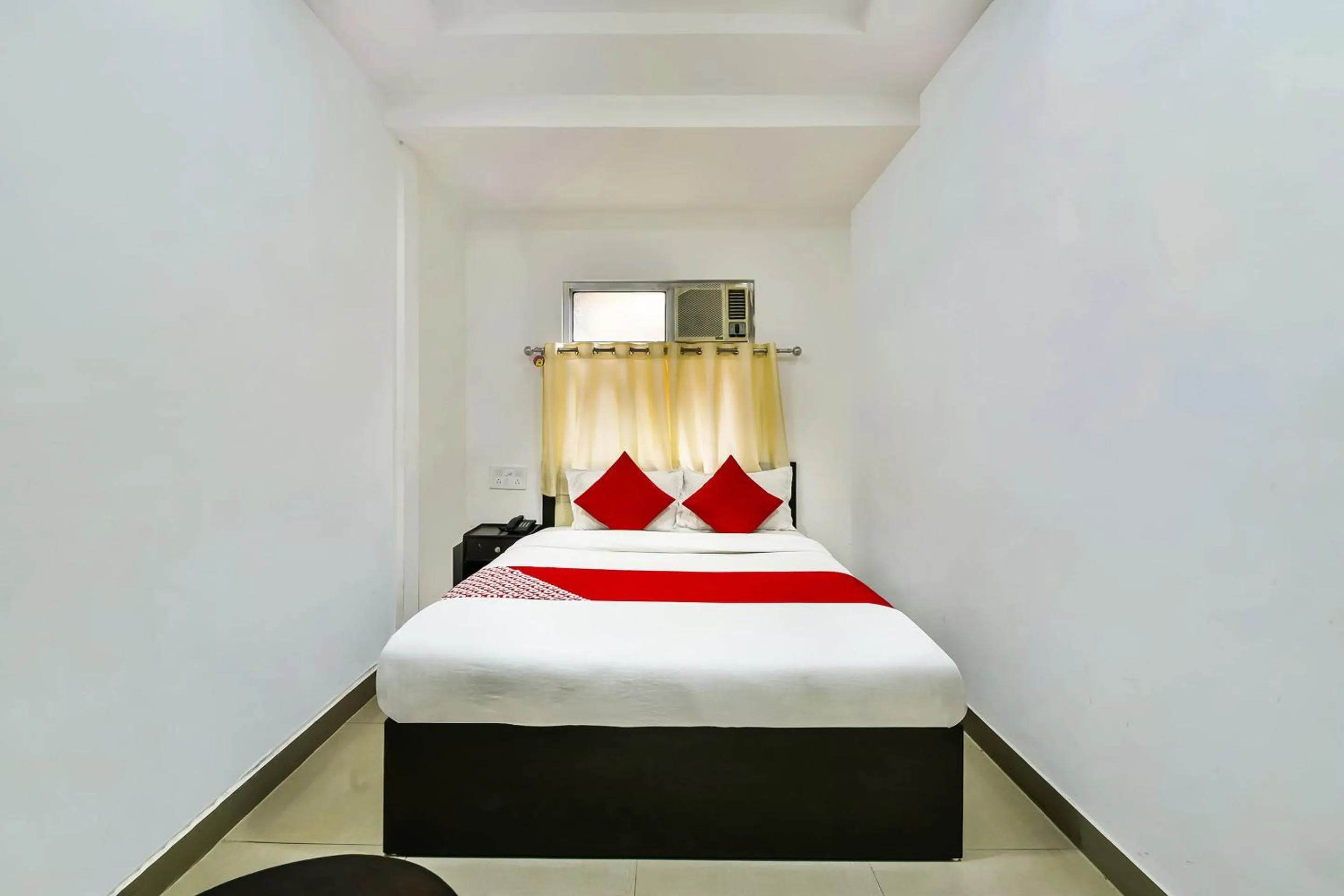 Lobby or reception, Bed in Hotel O Tirupati Residency Kota Airport
