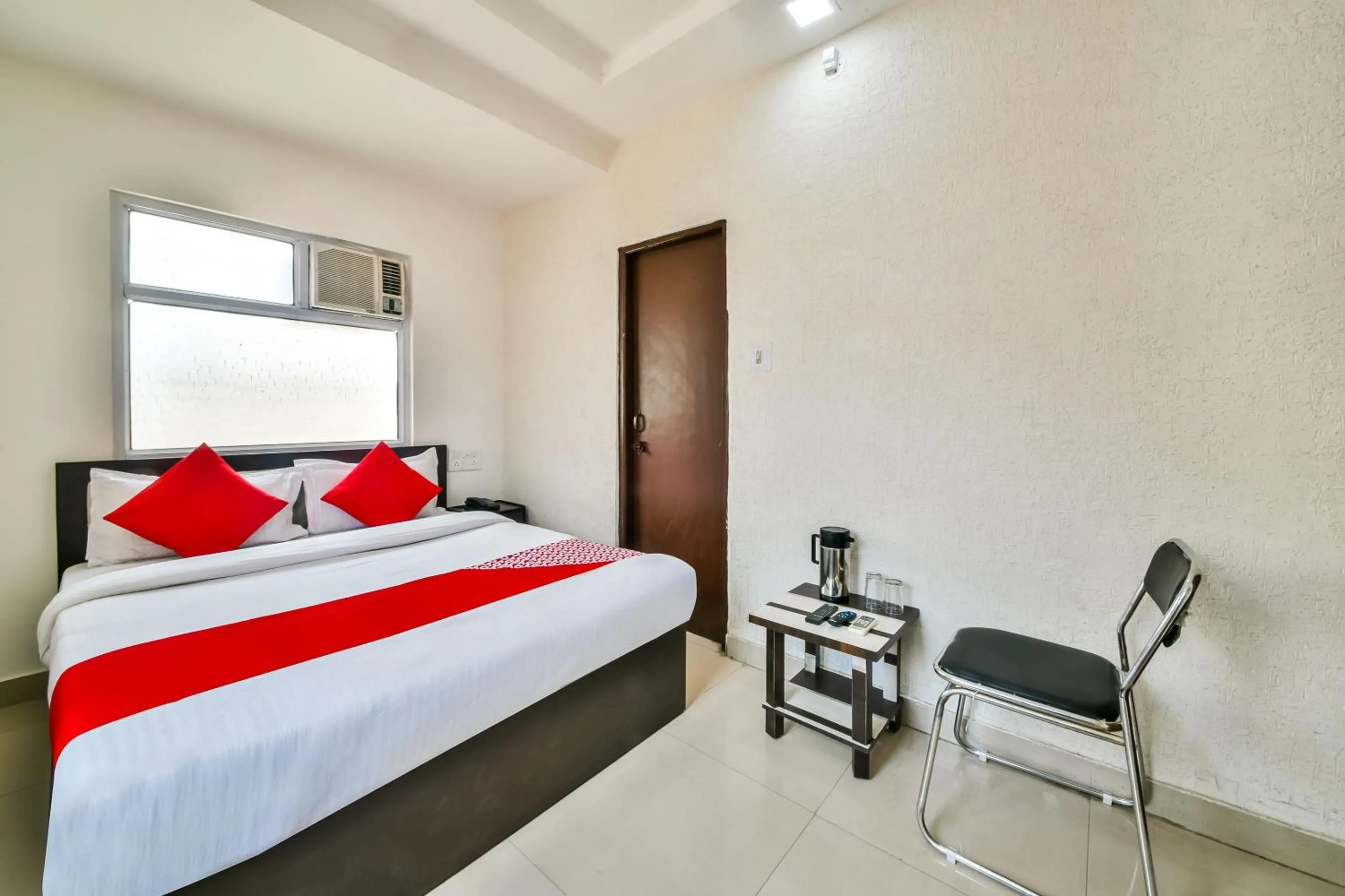 Bedroom, Bed in Hotel O Tirupati Residency Kota Airport