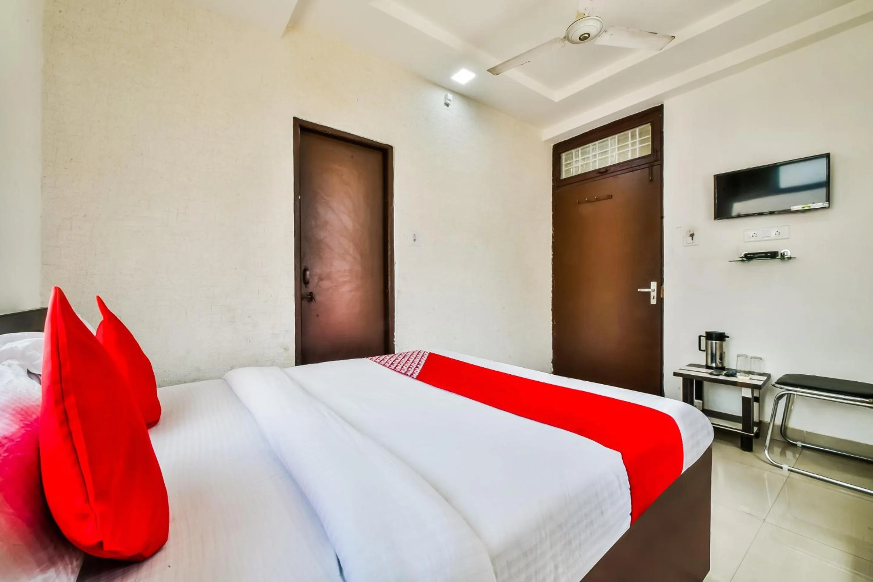 Bedroom, Bed in Hotel O Tirupati Residency Kota Airport