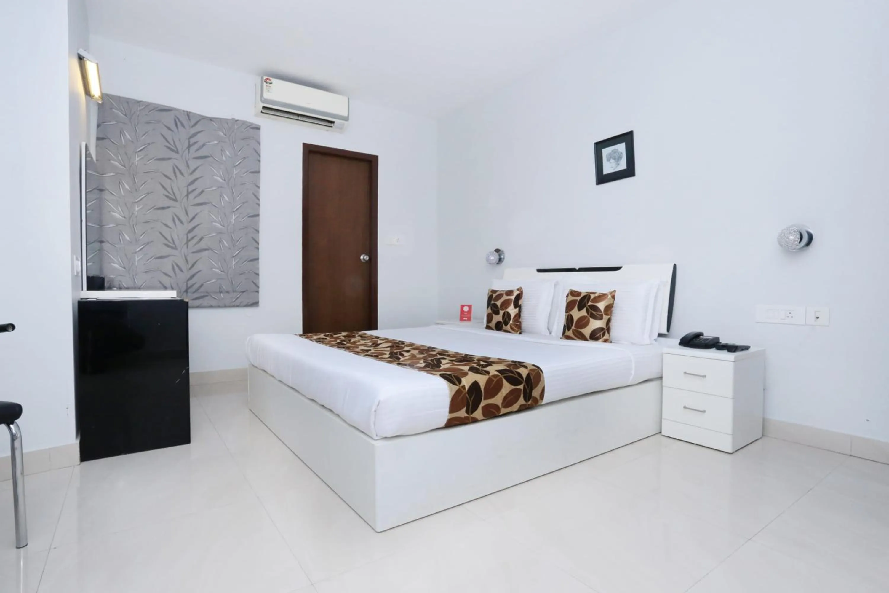 Bedroom, Bed in Super Townhouse Malabar Illam