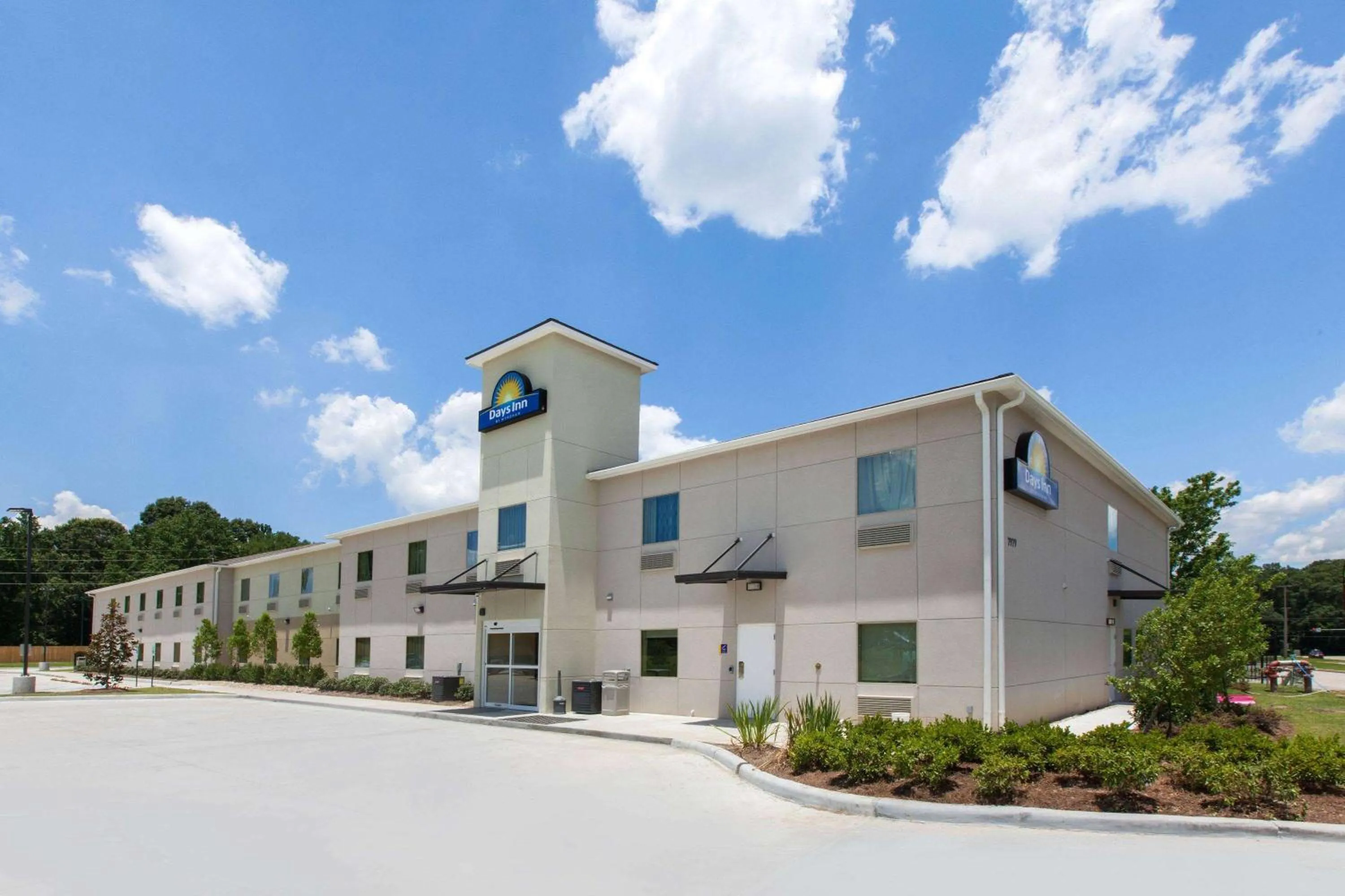 Property building in Days Inn by Wyndham Baton Rouge Airport