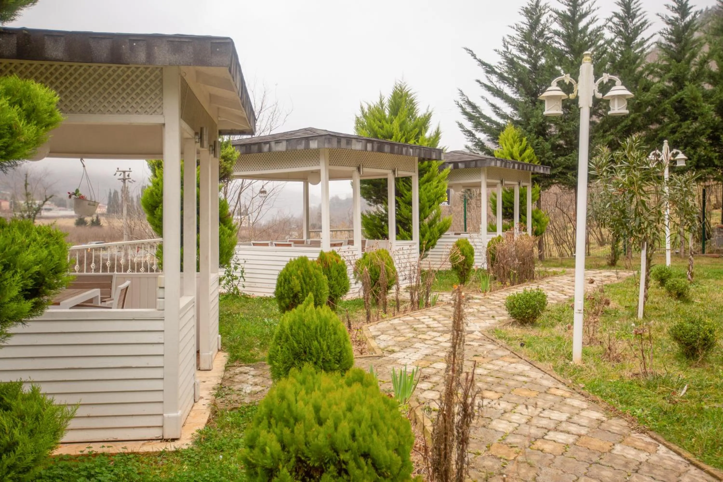 Patio in Jolnar garden hotel