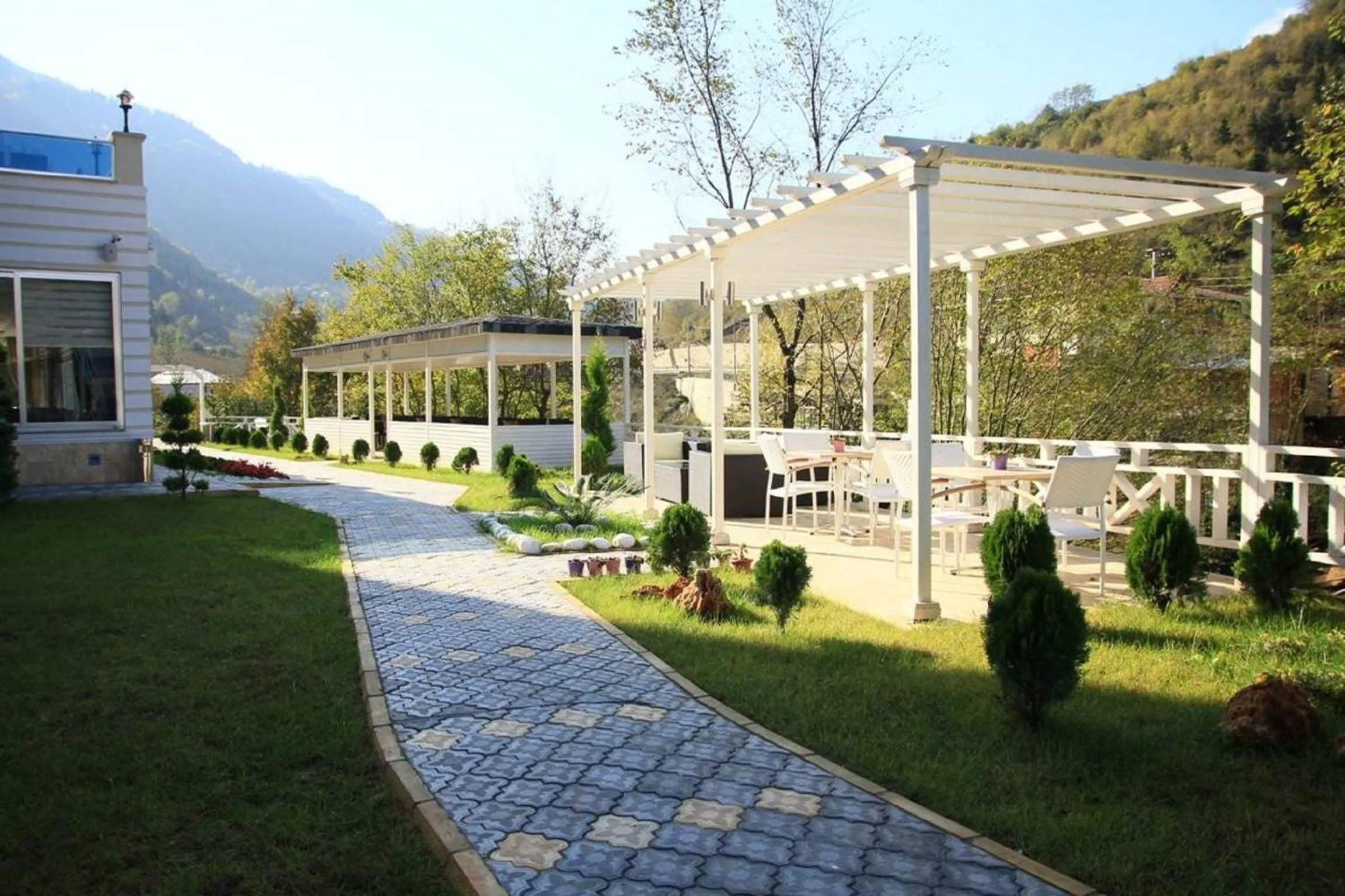 Garden in Jolnar garden hotel
