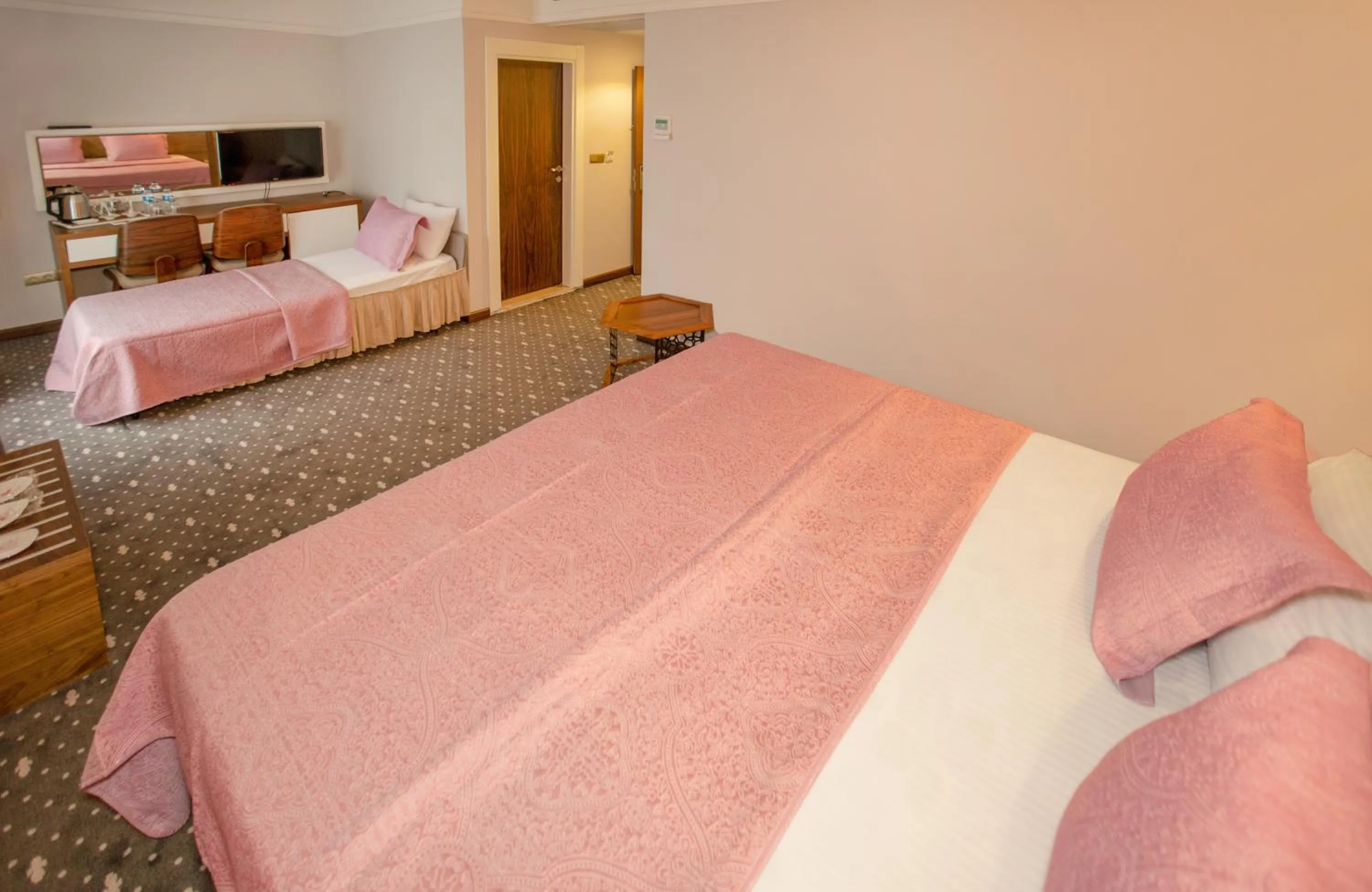 Shower in Jolnar garden hotel