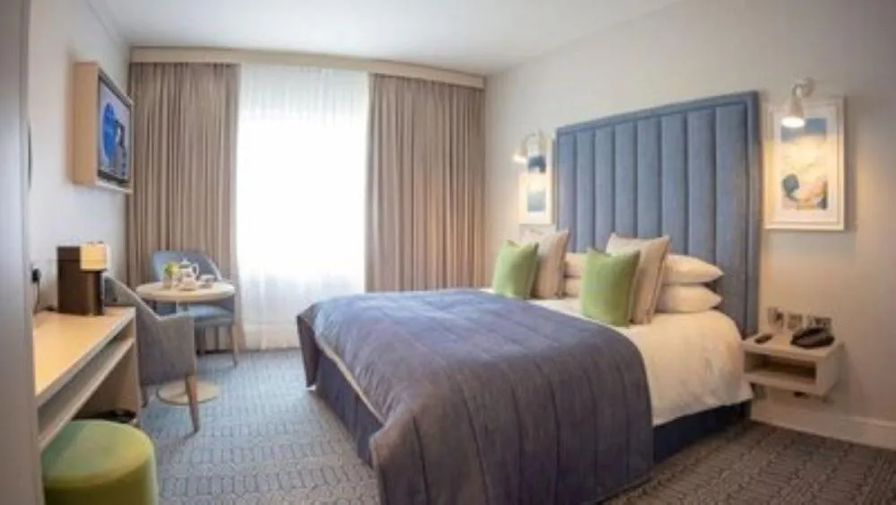 Bed in Four Seasons Hotel, Carlingford