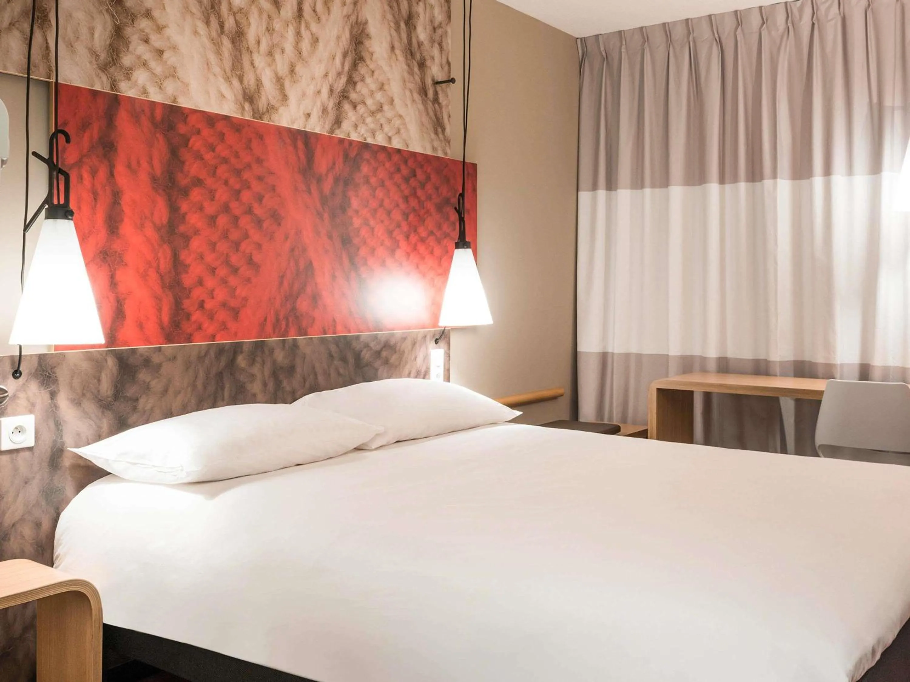Property building, Bed in ibis Parauapebas