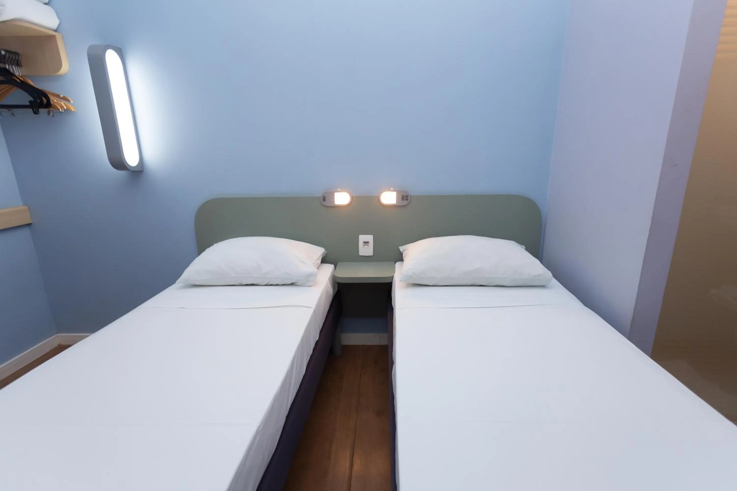 Property building, Bed in ibis budget Parauapebas