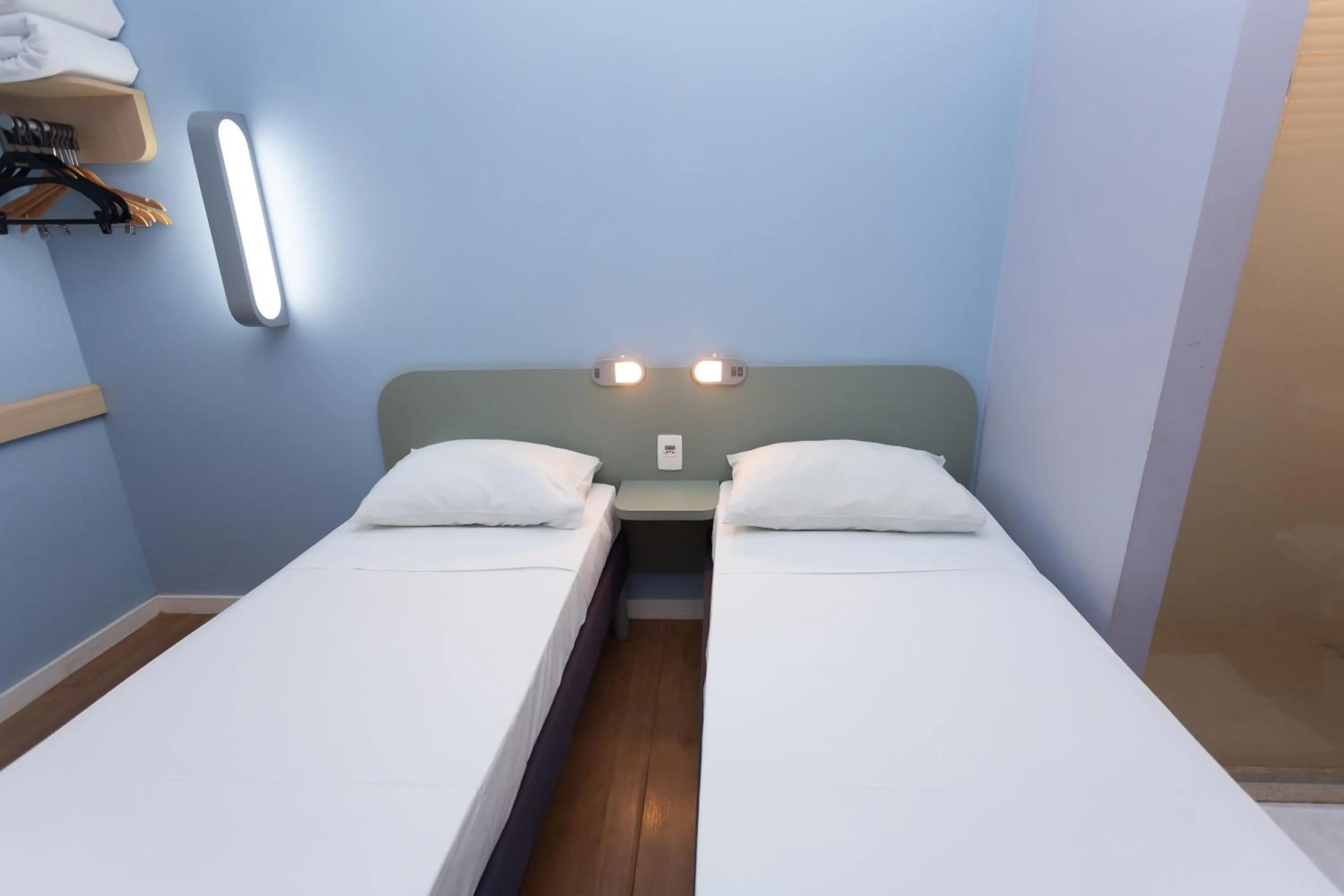 Property building, Bed in ibis budget Parauapebas