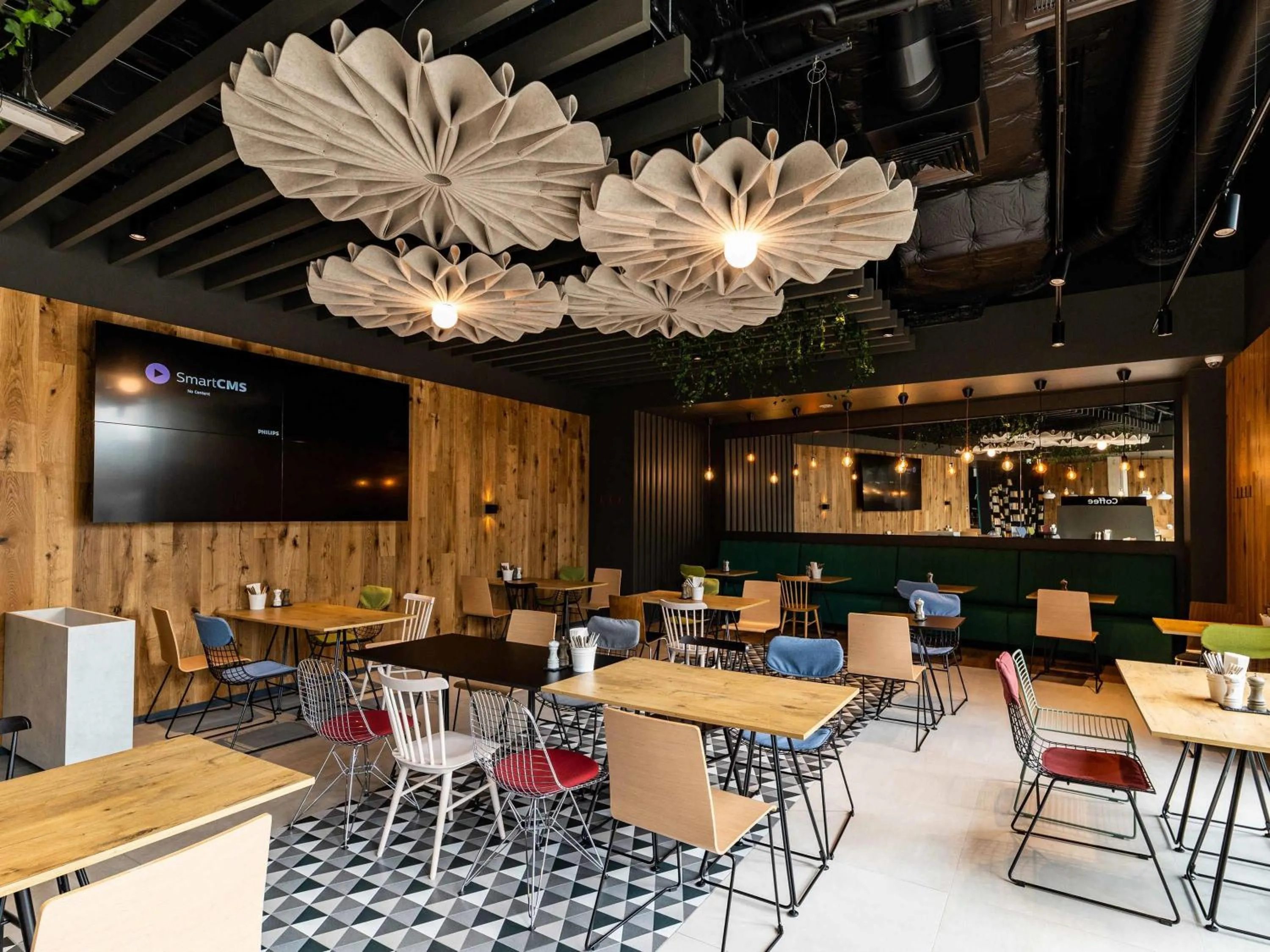 Restaurant/places to eat in ibis Tallinn Center