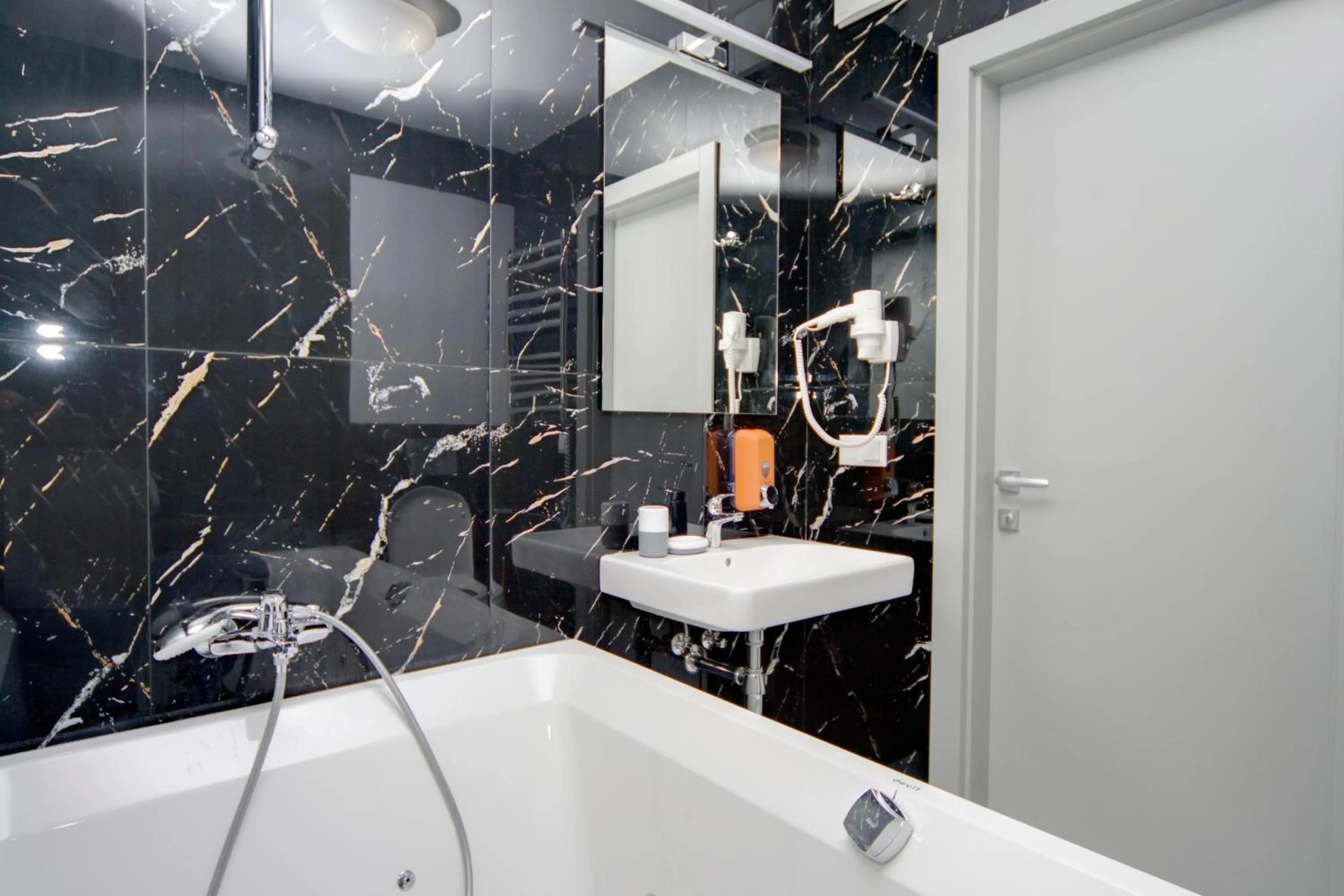 Hot Tub in Arena Summit Apart Hotel