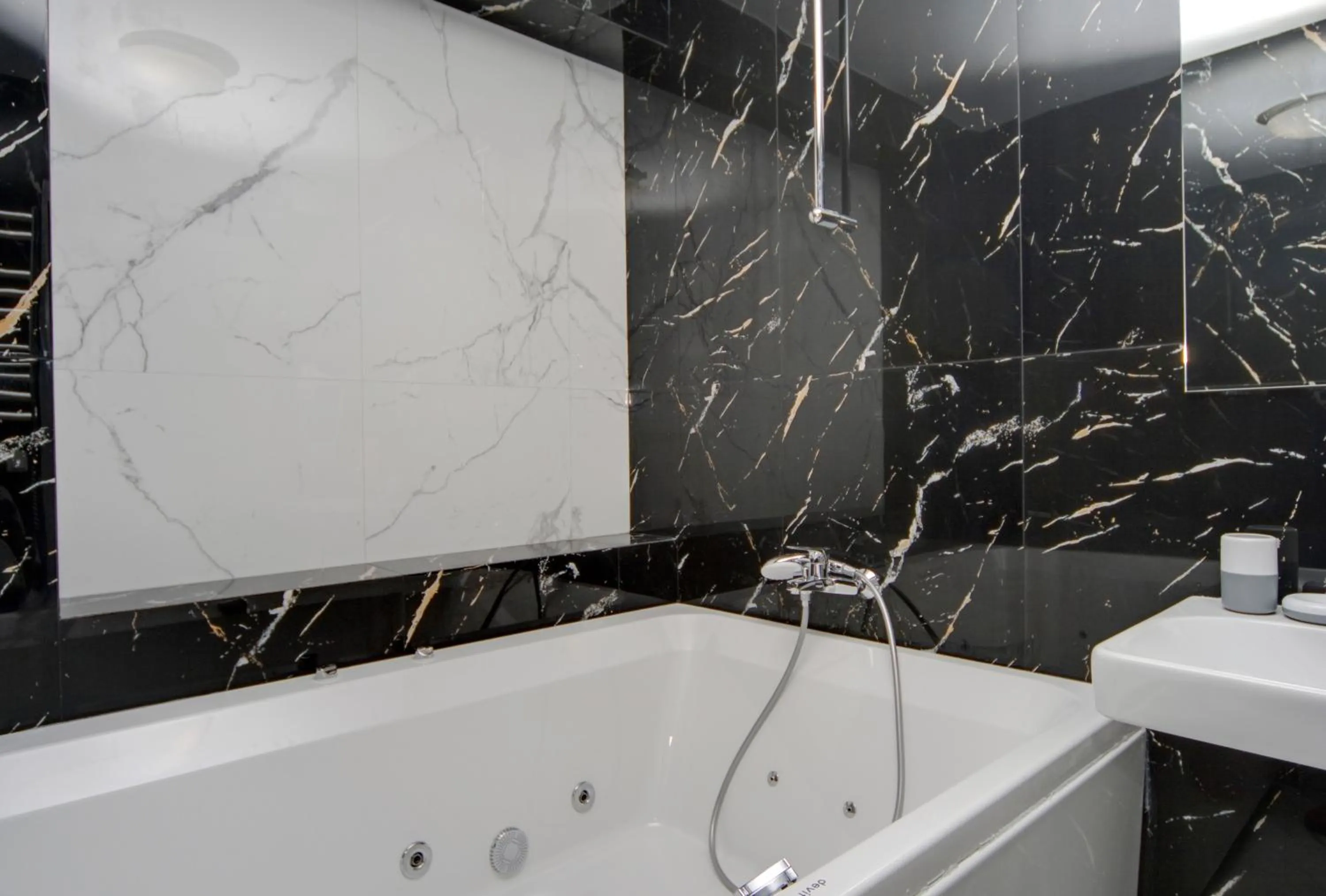 Hot Tub in Arena Summit Apart Hotel