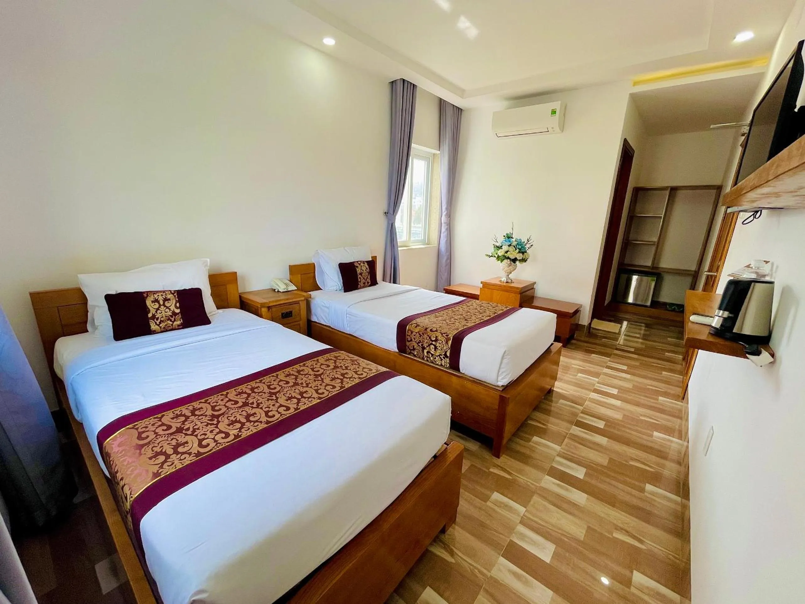 Photo of the whole room, Bed in La Castle