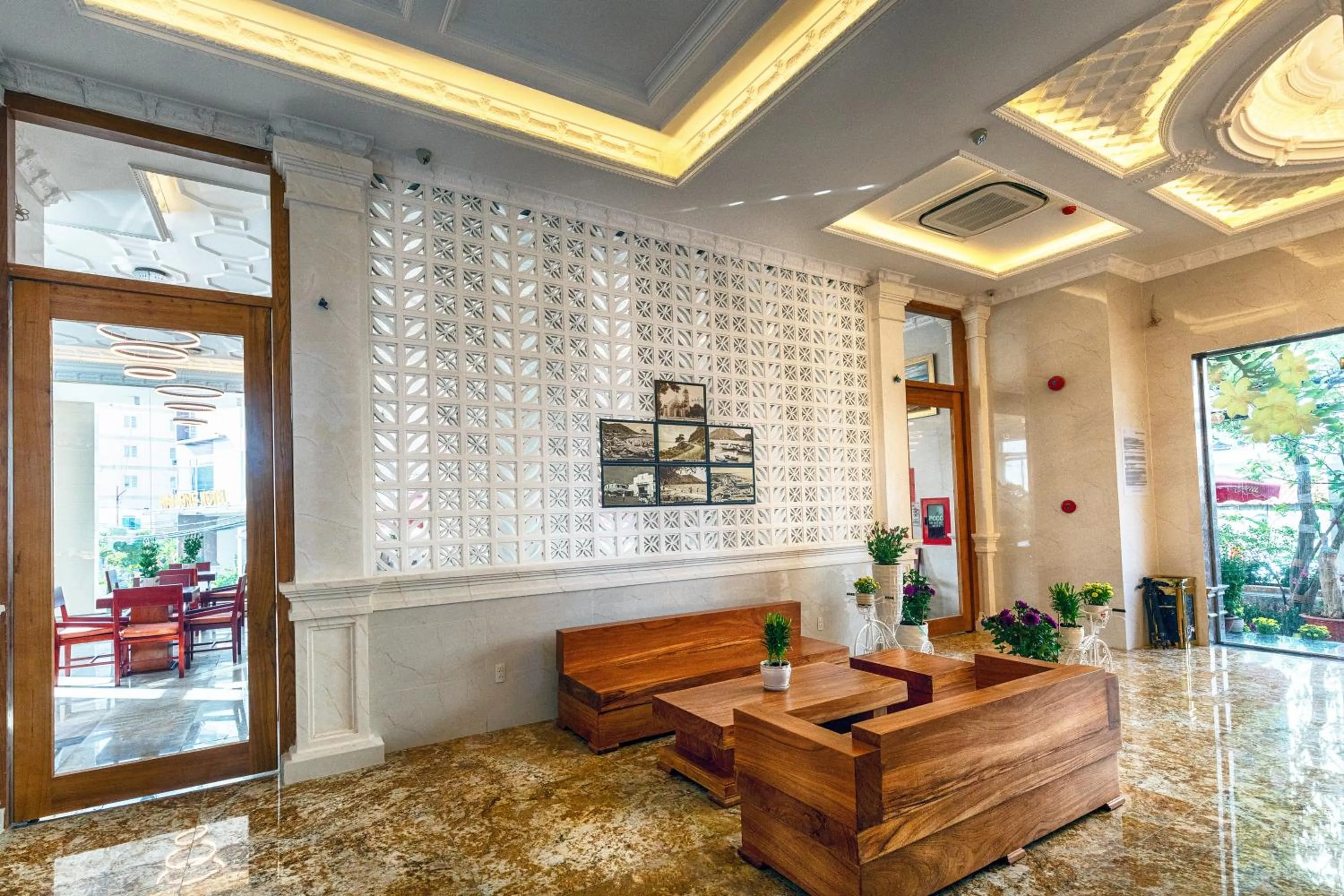 Communal lounge/ TV room in La Castle